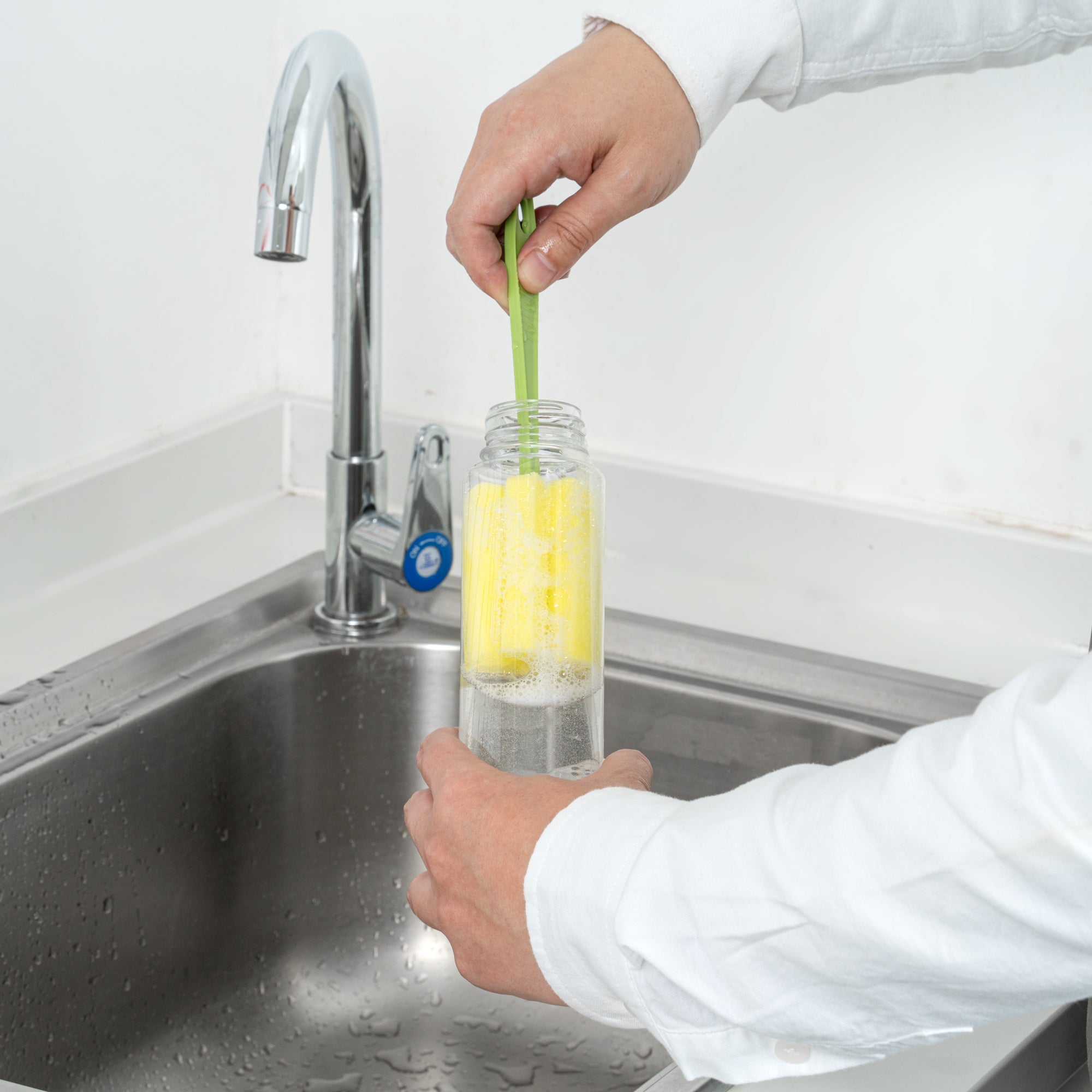 Bottle Tek 10 Round Clear 12 oz Plastic Juice Bottles with Safety Caps - Includes 10 Labels, 1 Funnel and 1 Cleaning Brush