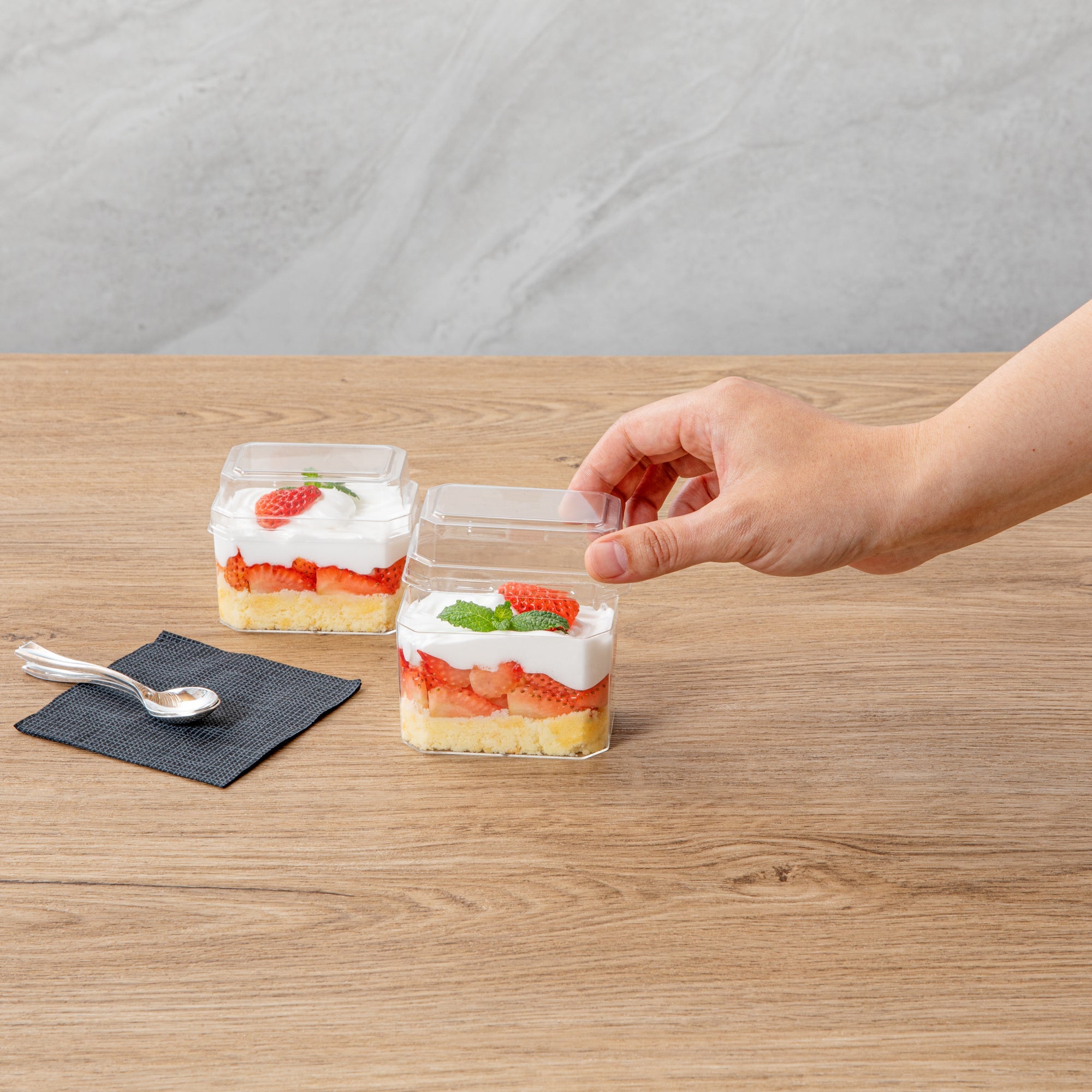 Mini Serve Rectangle Clear Plastic Dome Lid - Fits 3 oz Dessert Cup - 25 count box