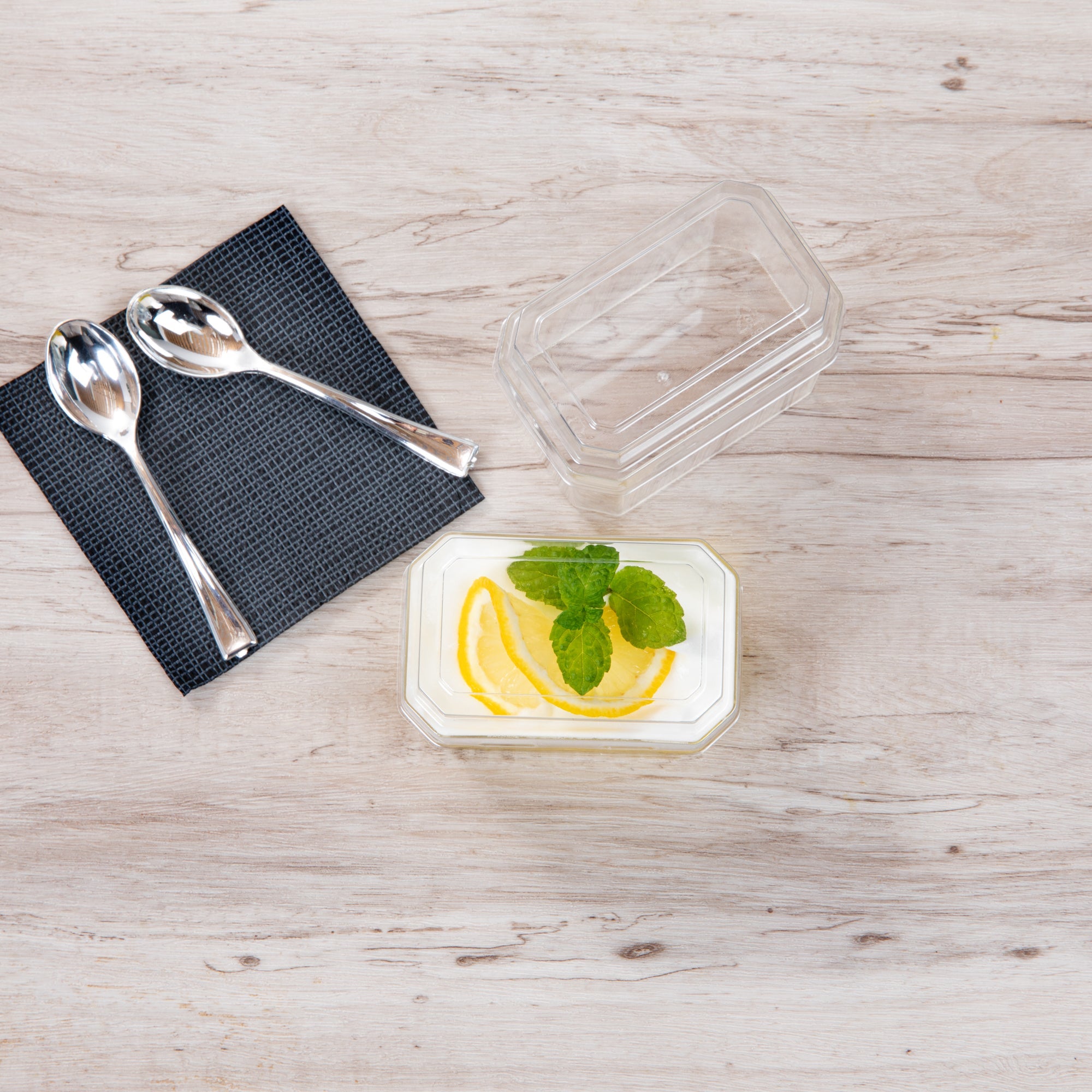Mini Serve 3 oz Rectangle Clear Plastic Dessert Cup - with Lid - 3 1/4'' x 2'' x 2'' - 25 count box