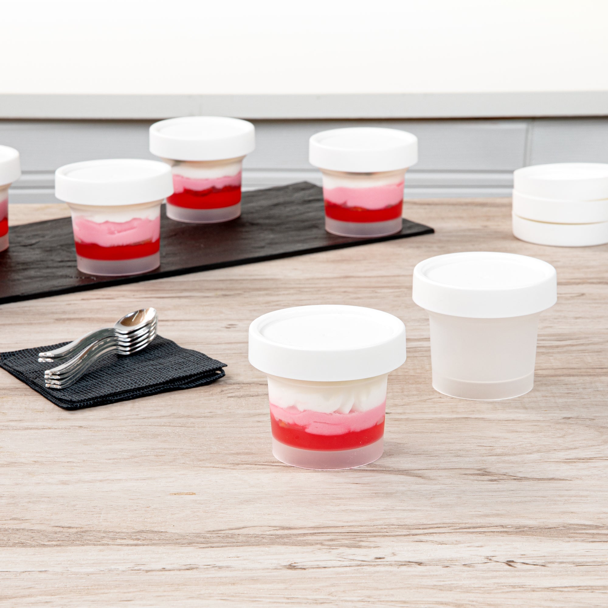 Mini Serve 5 oz Round Clear Plastic Dessert Cup - with Lid - 3'' x 3'' x 2 1/2'' - 100 count box