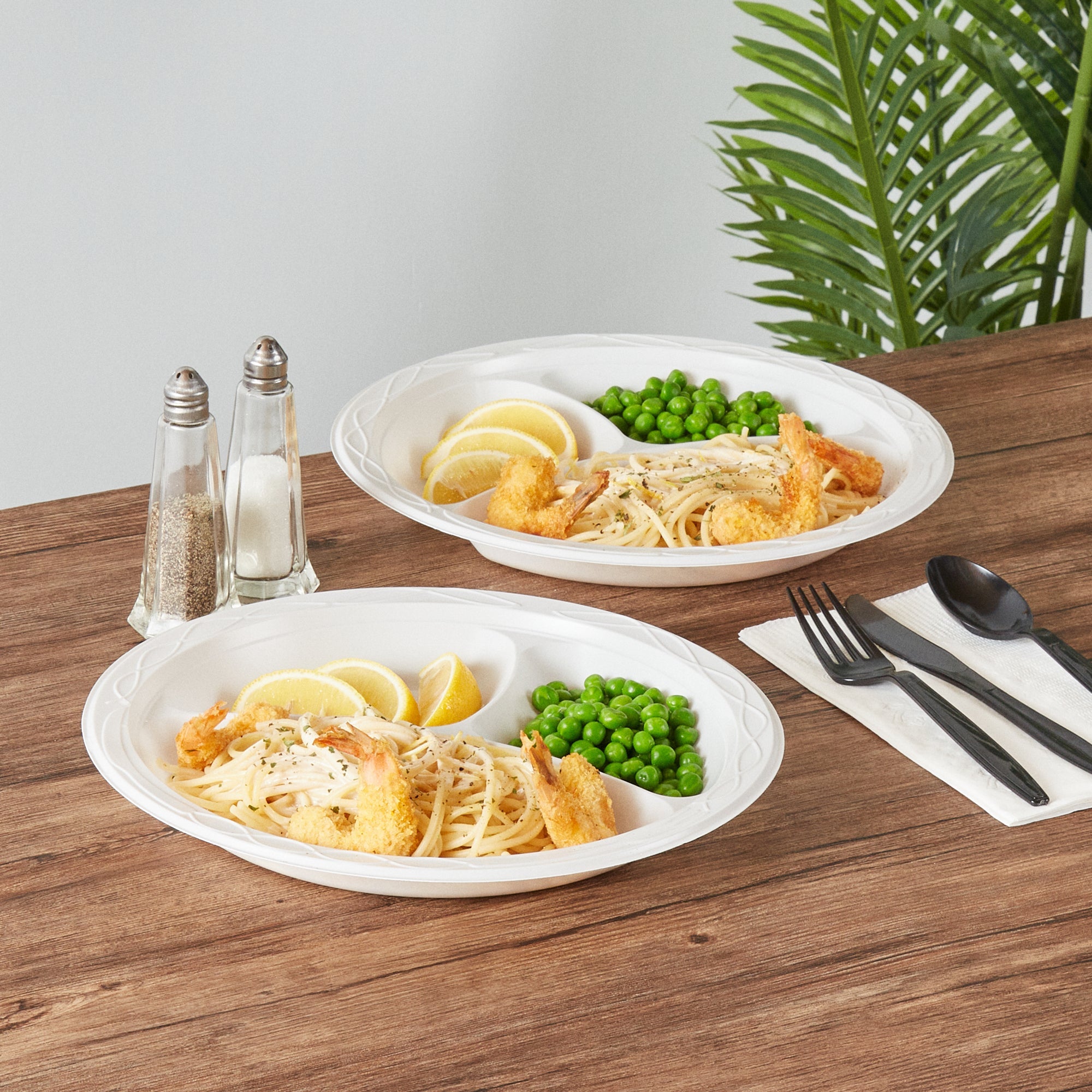 Chef 101 Round White Plastic Plate - 3 Compartments, Microwavable - 10 1/4" x 10 1/4" x 1" - 50 count box