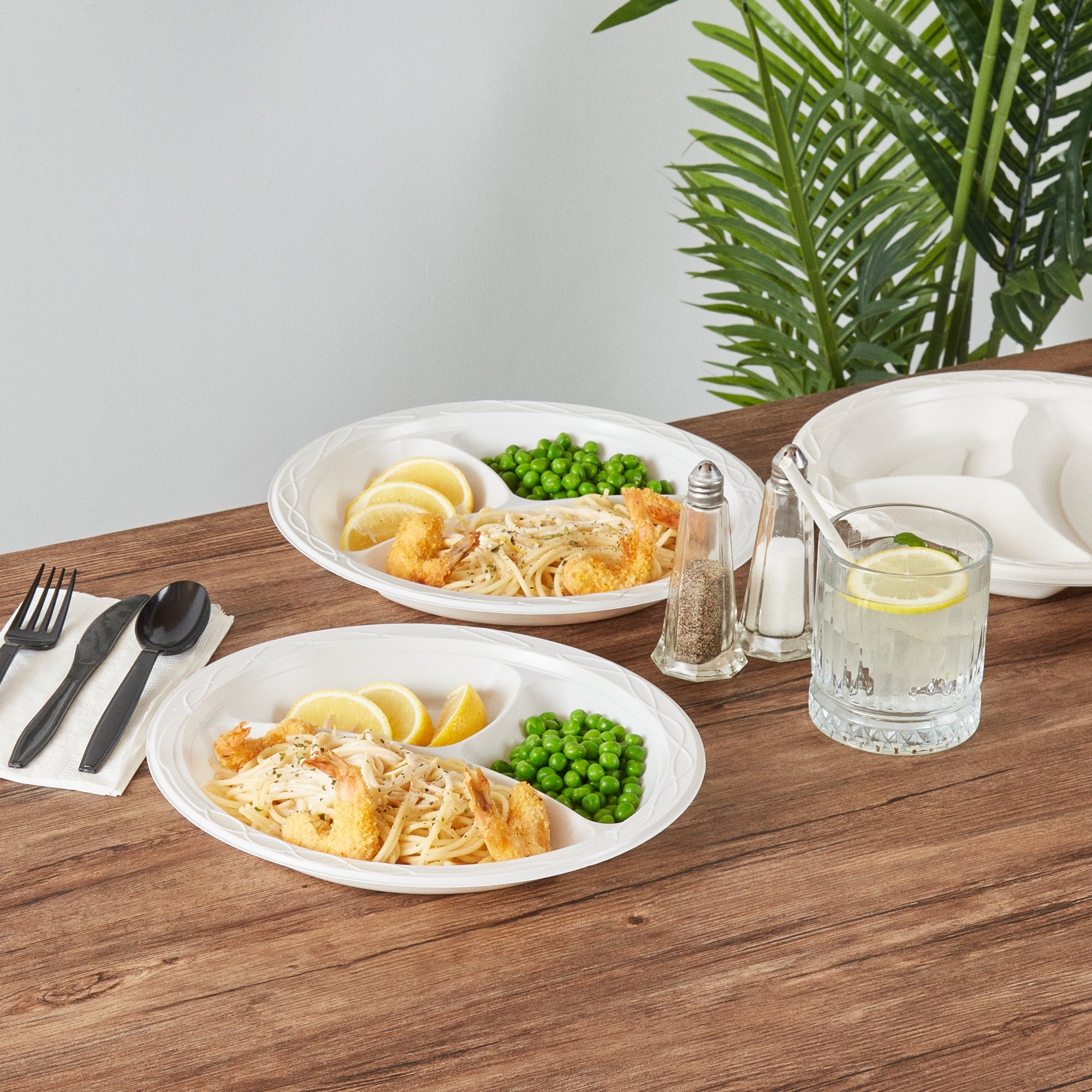 Chef 101 Round White Plastic Plate - 3 Compartments, Microwavable - 10 1/4" x 10 1/4" x 1" - 100 count box