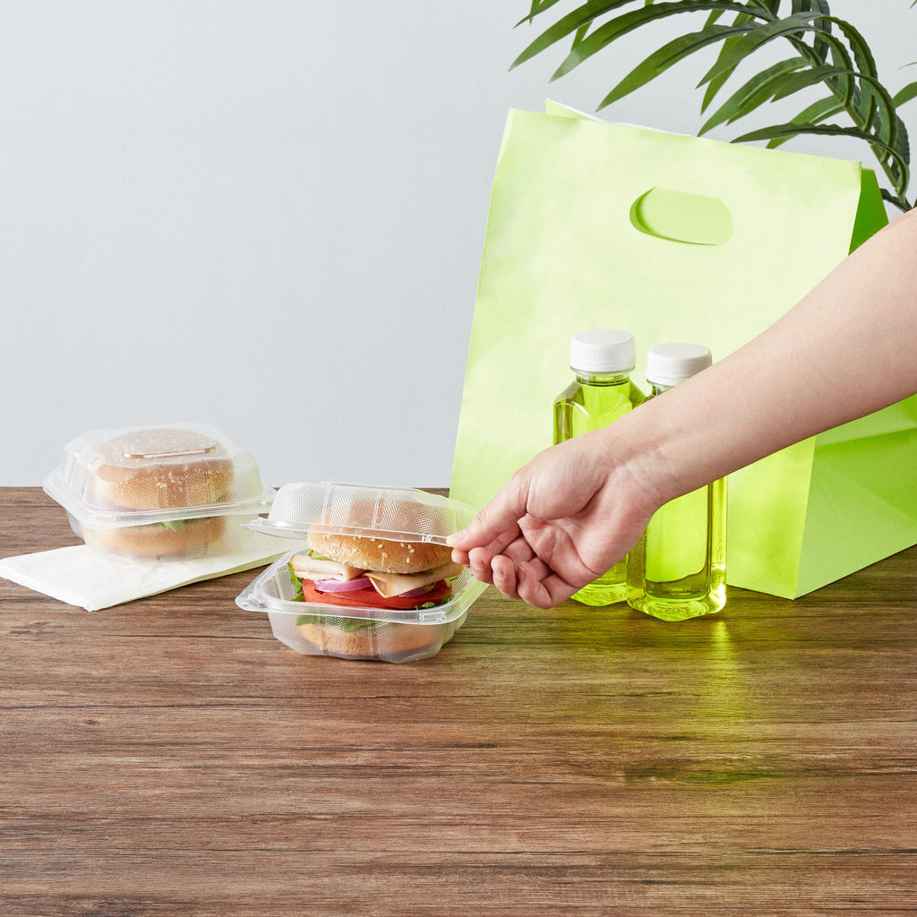 Chef 101 13 oz Square Clear Plastic Clamshell Container - Anti-Fog, Microwavable - 5 1/2" x 5 1/2" x 2 3/4" - 100 count box