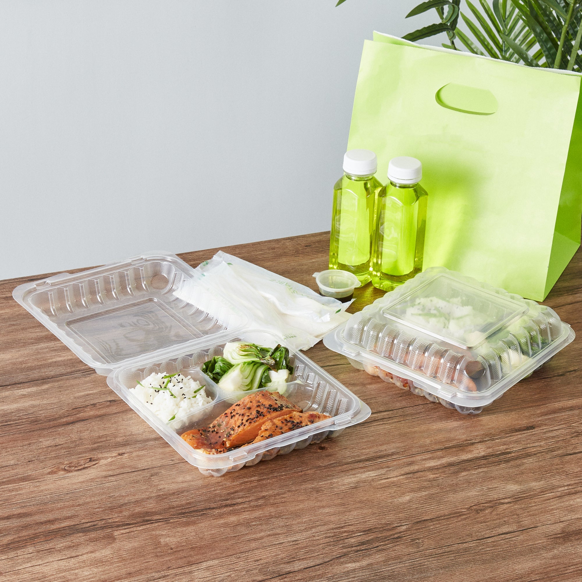 Chef 101 40 oz Square Clear Plastic Clamshell Container - 3 Compartments, Microwavable - 9" x 9" x 3" - 50 count box
