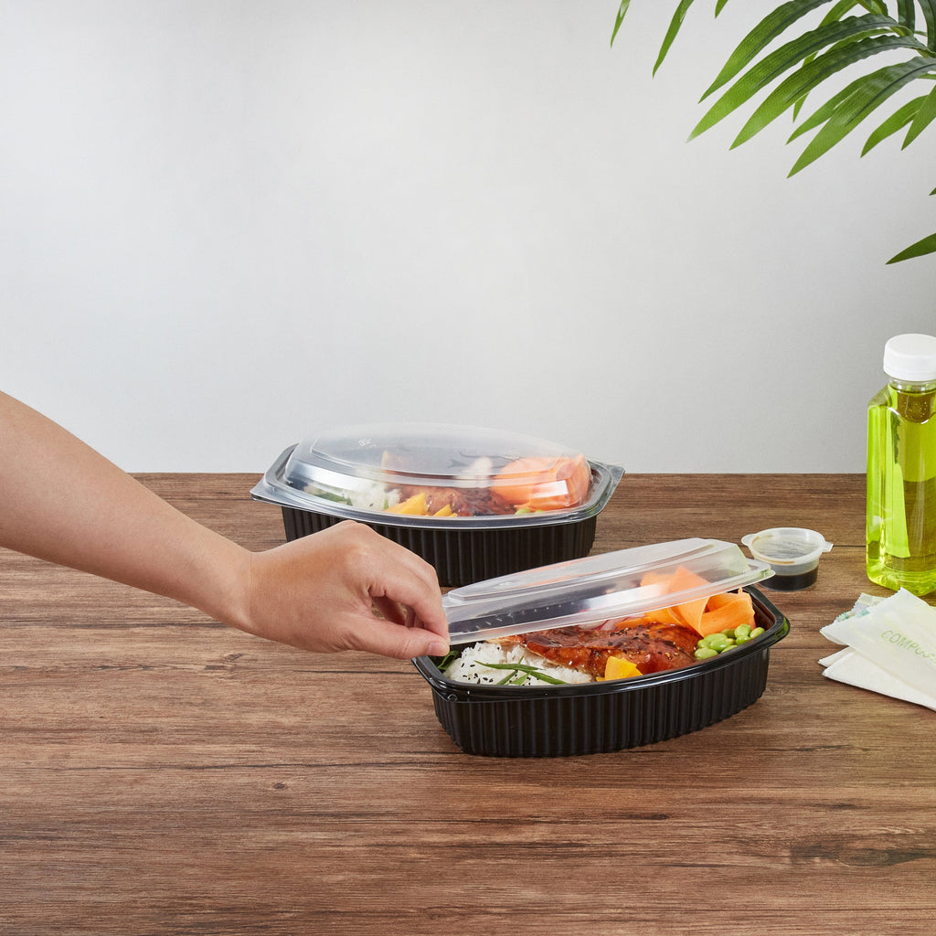 Chef 101 32 oz Oval Black Plastic Food Container - with Clear Lid, Microwavable - 9 1/4" x 5 3/4" x 3" - 50 count box