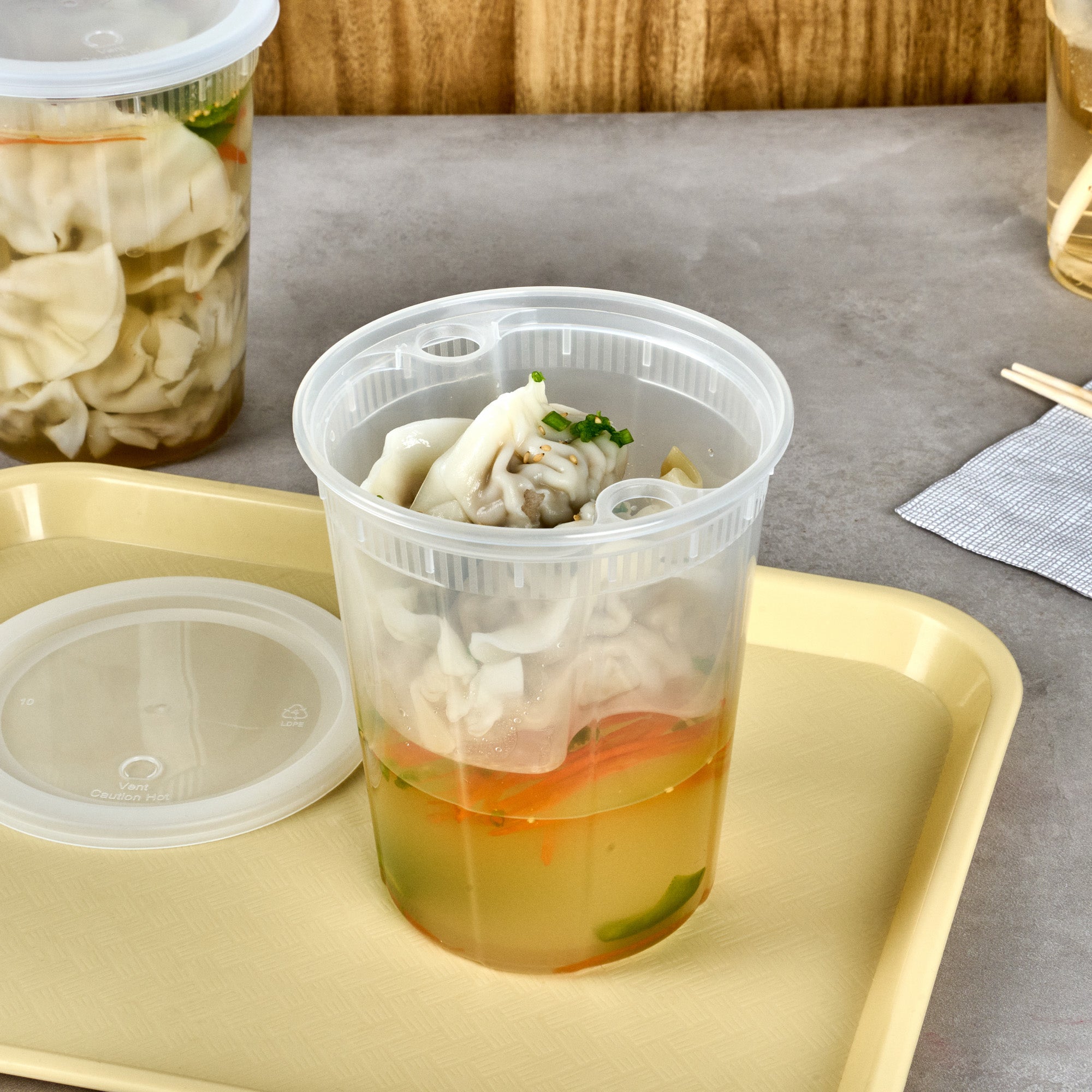 Asporto 20 oz Round Clear Plastic Insert - Fits 32, 40 and 48 oz Soup Container, Microwavable - 100 count box