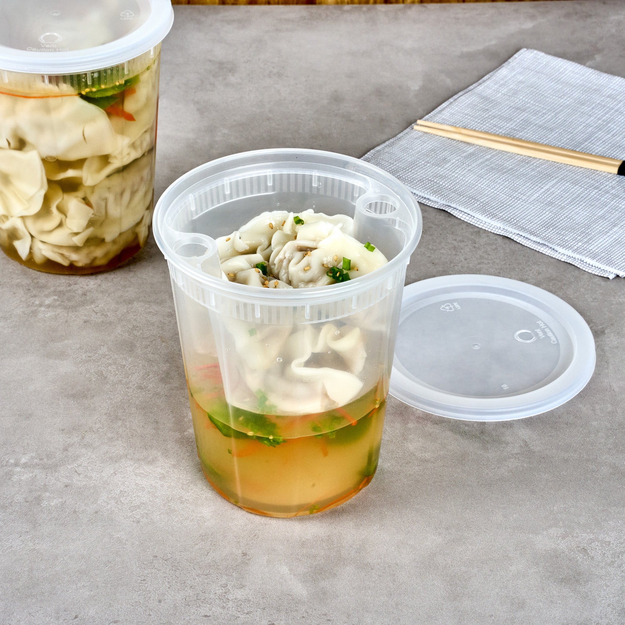 Asporto 20 oz Round Clear Plastic Insert - Fits 32, 40 and 48 oz Soup Container, Microwavable - 100 count box