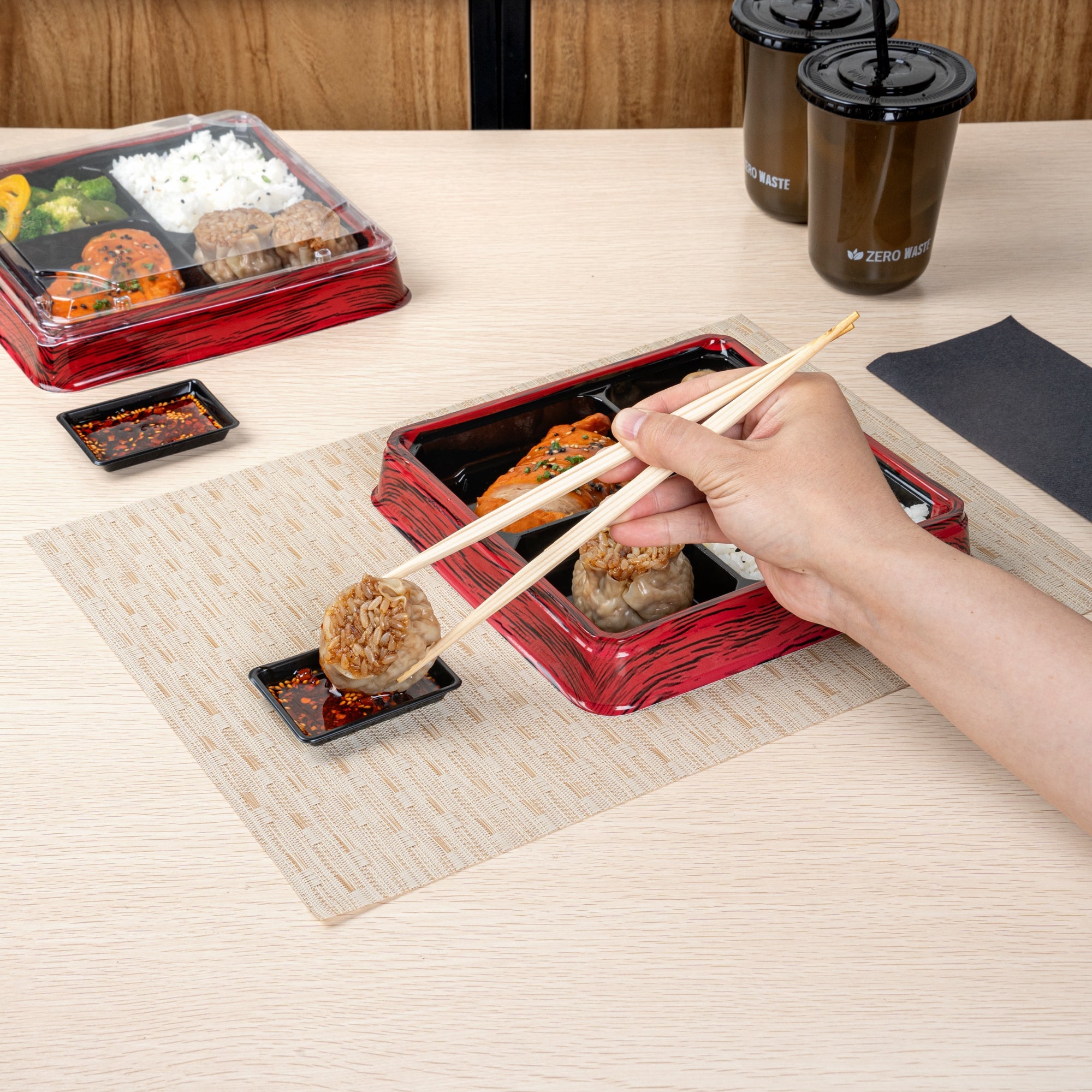 Bento Tek 1 oz Rectangle Black Plastic Sauce Dish - 3" x 2 1/4" - 100 count box