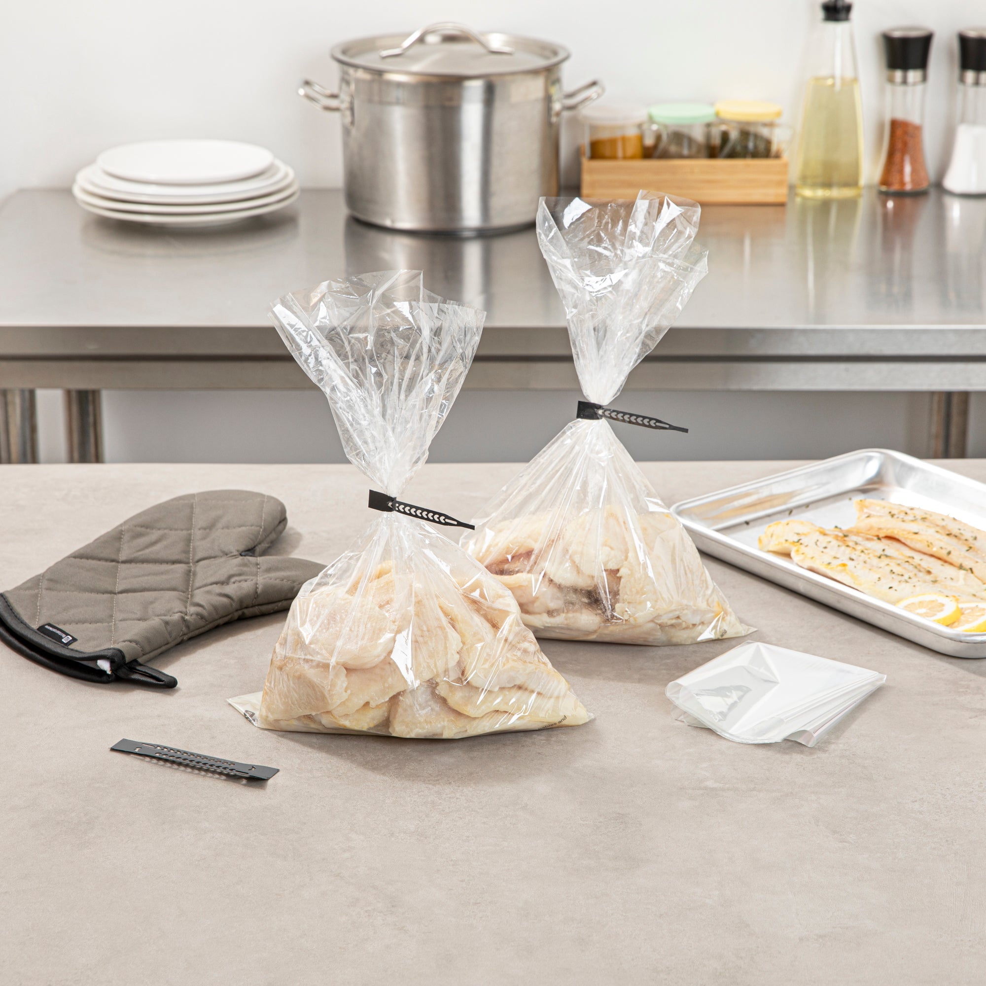 Fresh Hero Clear Plastic Oven Bag - with Ties, BPA-Free - 10" x 15" - 200 count box