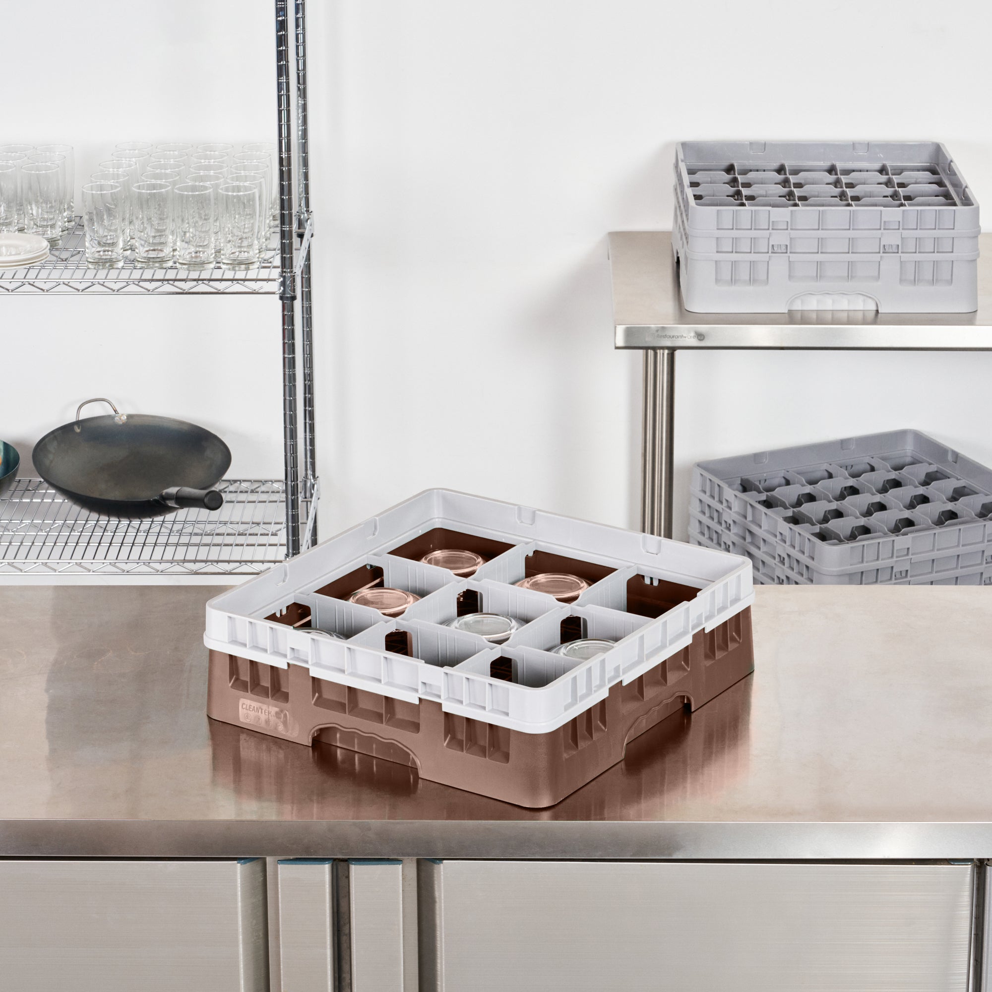 Clean Tek Professional Brown Glass Rack - 9 Compartments, 1 Full Drop Extender - 19 3/4" x 19 3/4" x 5 3/4" - 1 count box