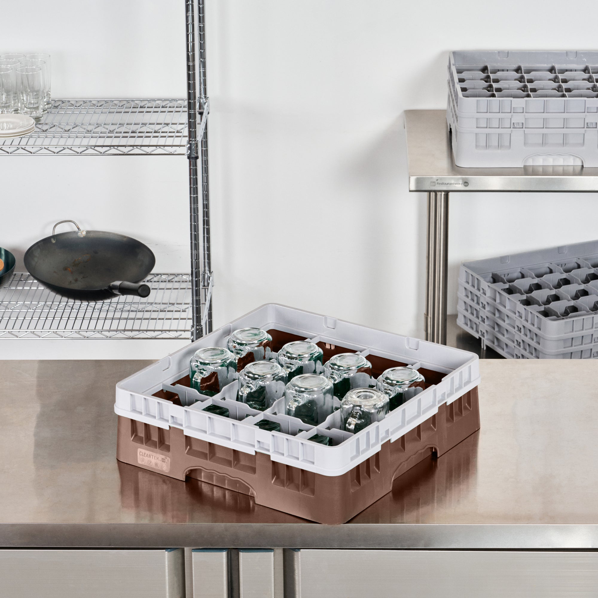 Clean Tek Professional Brown Glass Rack - 16 Compartments, 1 Full Drop Extender - 19 3/4" x 19 3/4" x 5 3/4" - 1 count box