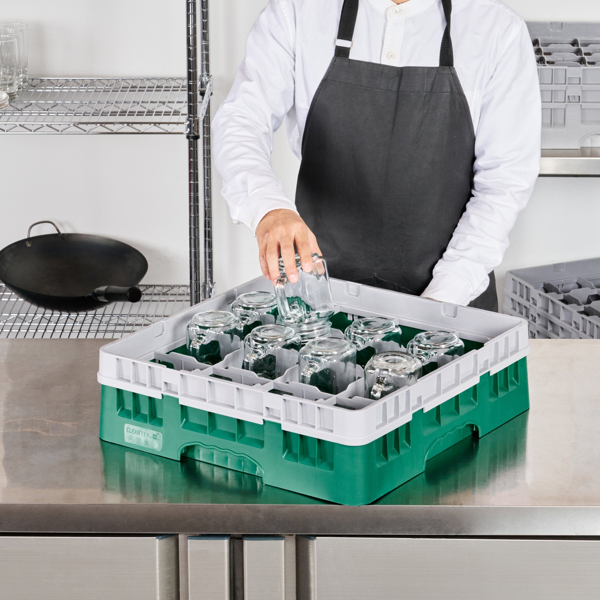 Clean Tek Professional Green Glass Rack - 16 Compartments, 1 Full Drop Extender - 19 3/4" x 19 3/4" x 5 3/4" - 1 count box