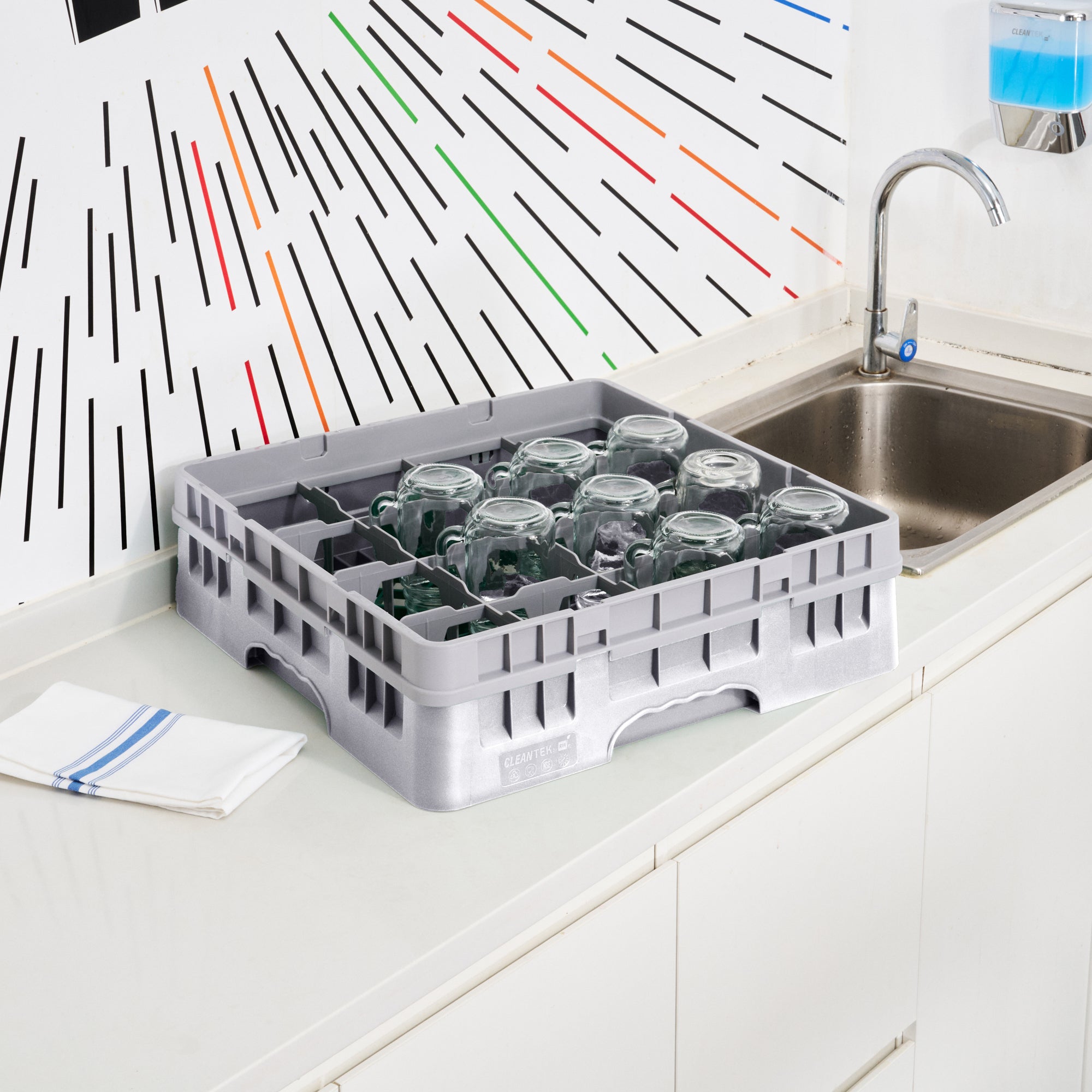 Clean Tek Professional Gray Glass Rack - 16 Compartments, 1 Full Drop Extender - 19 3/4" x 19 3/4" x 5 3/4" - 1 count box