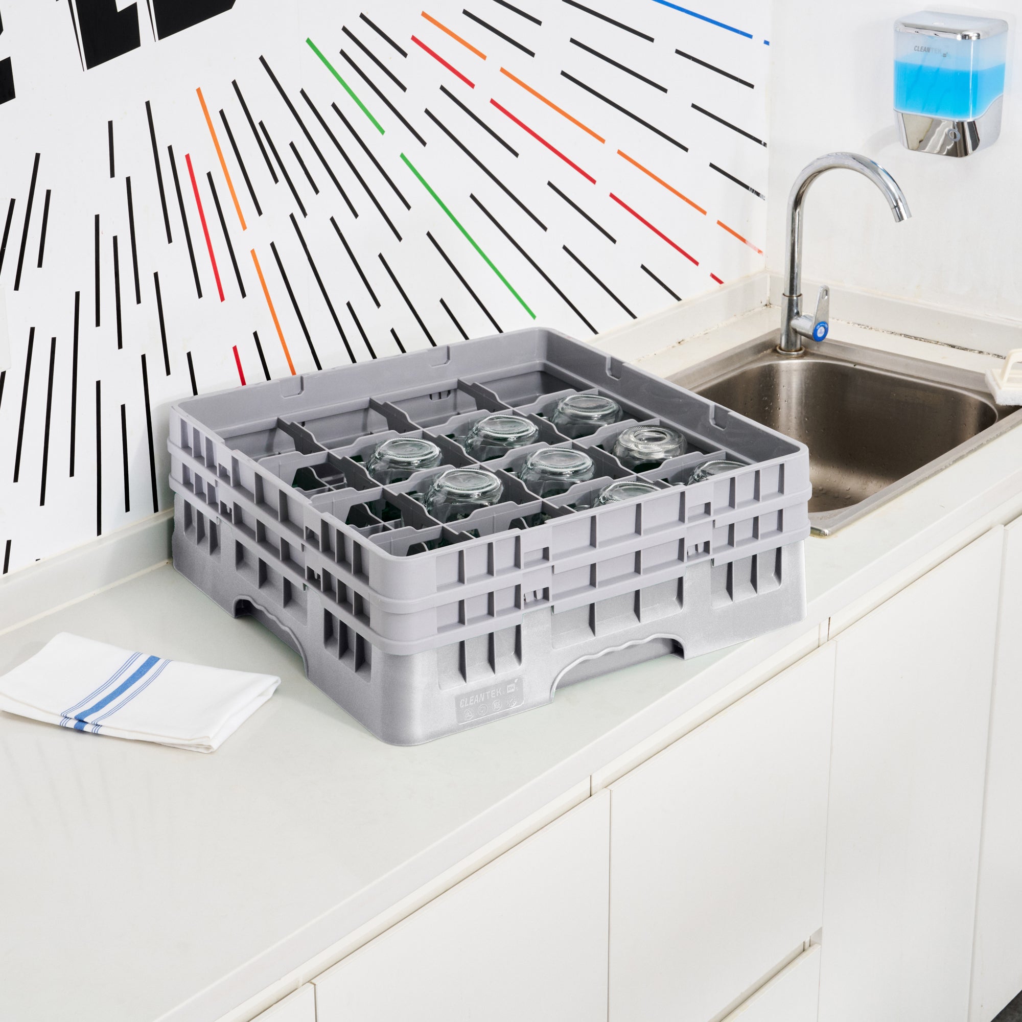 Clean Tek Professional Gray Glass Rack - 16 Compartments, 1 Full Drop and 1 Half Drop Extender - 19 3/4" x 19 3/4" x 7 1/4" - 1 count box