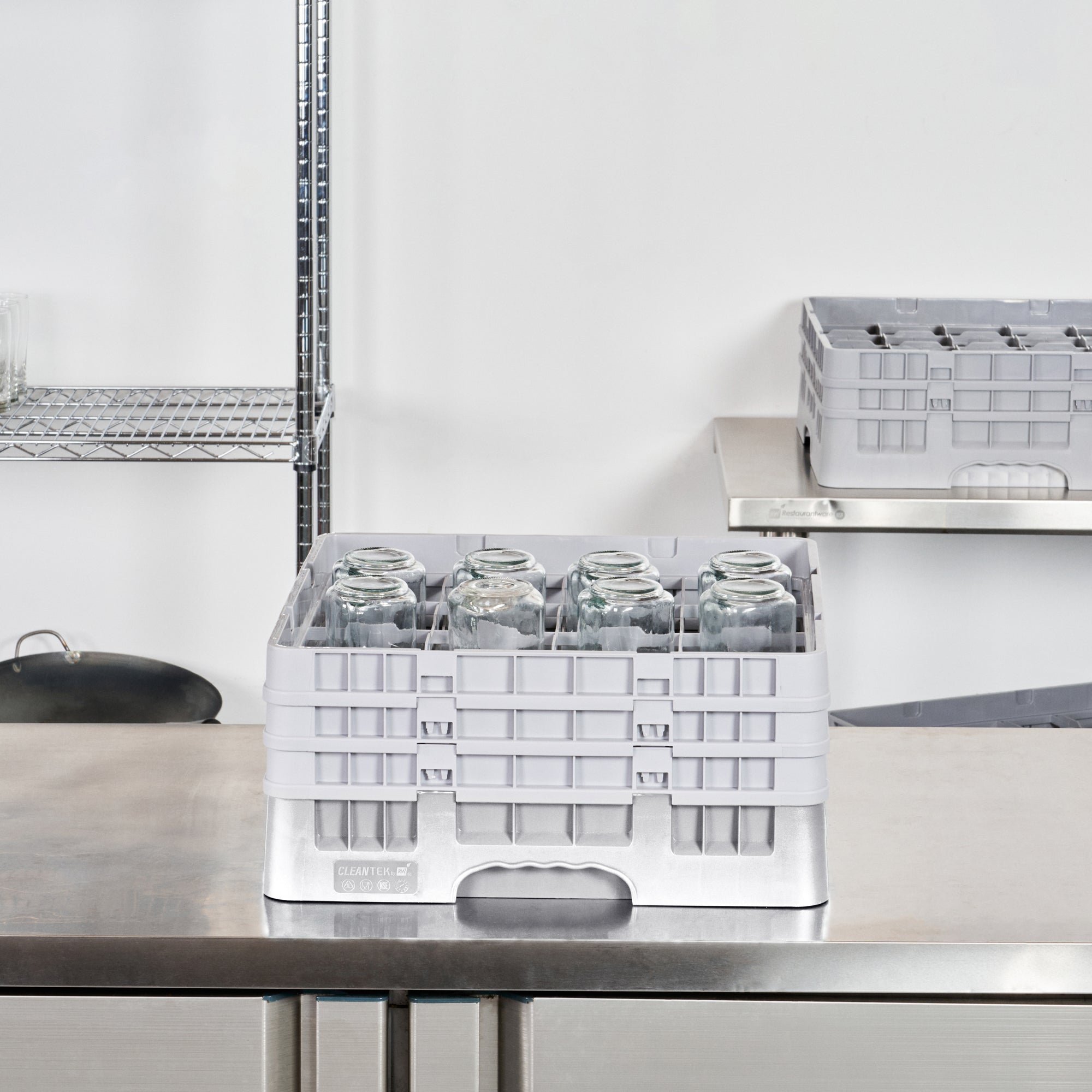 Clean Tek Professional Gray Glass Rack - 16 Compartments, 1 Full Drop and 2 Half Drop Extenders - 19 3/4" x 19 3/4" x 8 3/4" - 1 count box