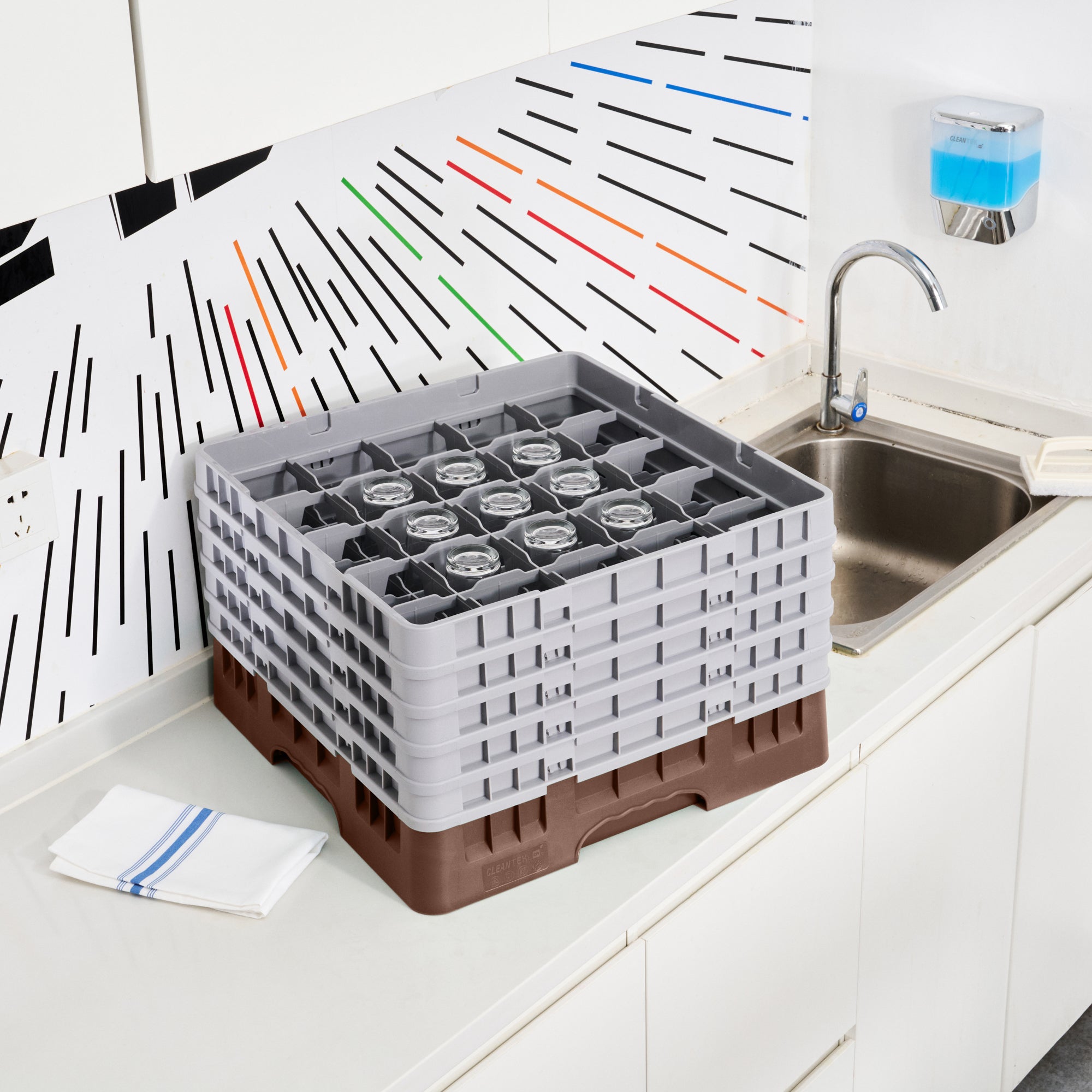 Clean Tek Professional Brown Glass Rack - 25 Compartments, 1 Full Drop and 4 Half Drop Extenders - 19 3/4" x 19 3/4" x 12 1/4" - 1 count box