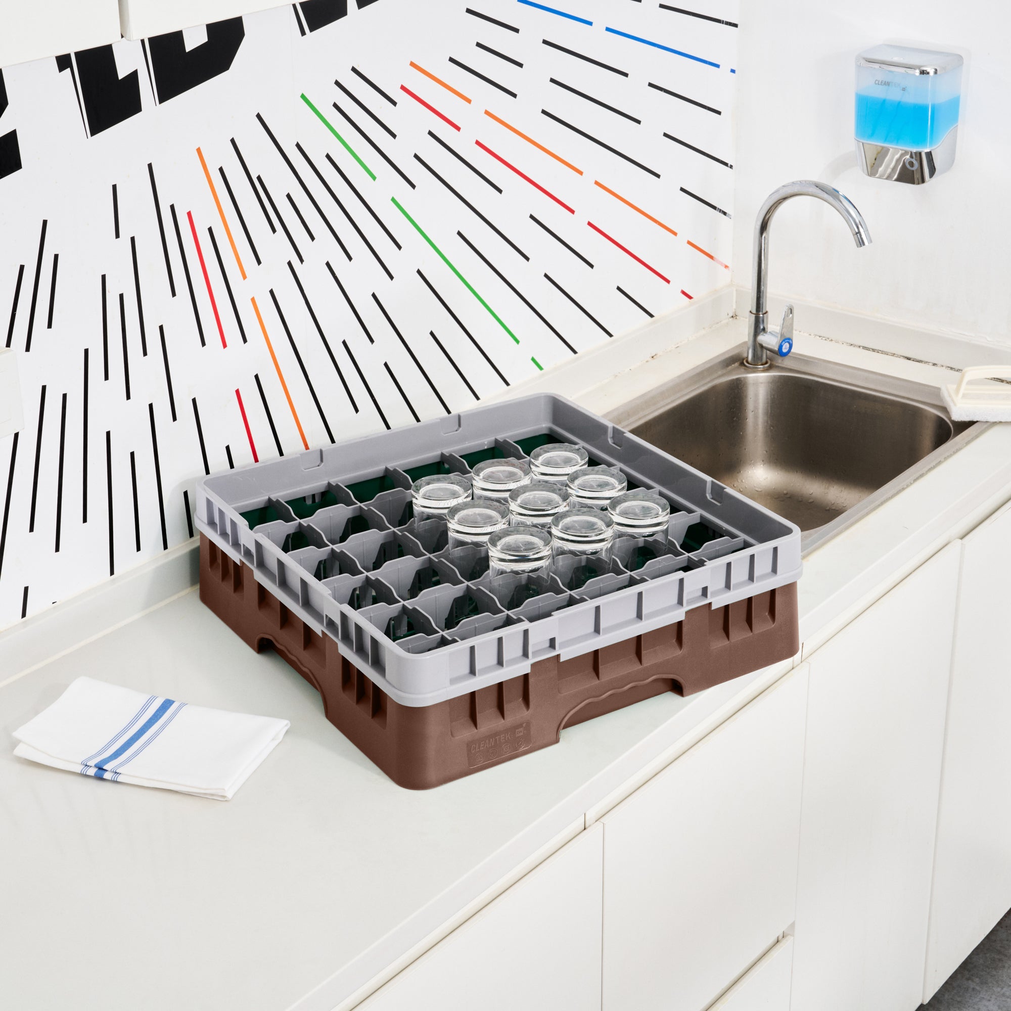 Clean Tek Professional Brown Glass Rack - 36 Compartments, 1 Full Drop Extender - 19 3/4" x 19 3/4" x 5 3/4" - 1 count box