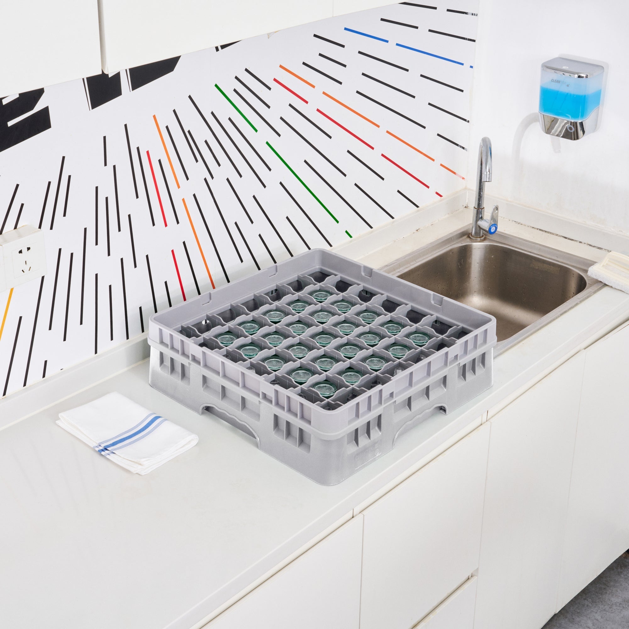 Clean Tek Professional Gray Glass Rack - 49 Compartments, 1 Full Drop Extender - 19 3/4" x 19 3/4" x 5 3/4" - 1 count box