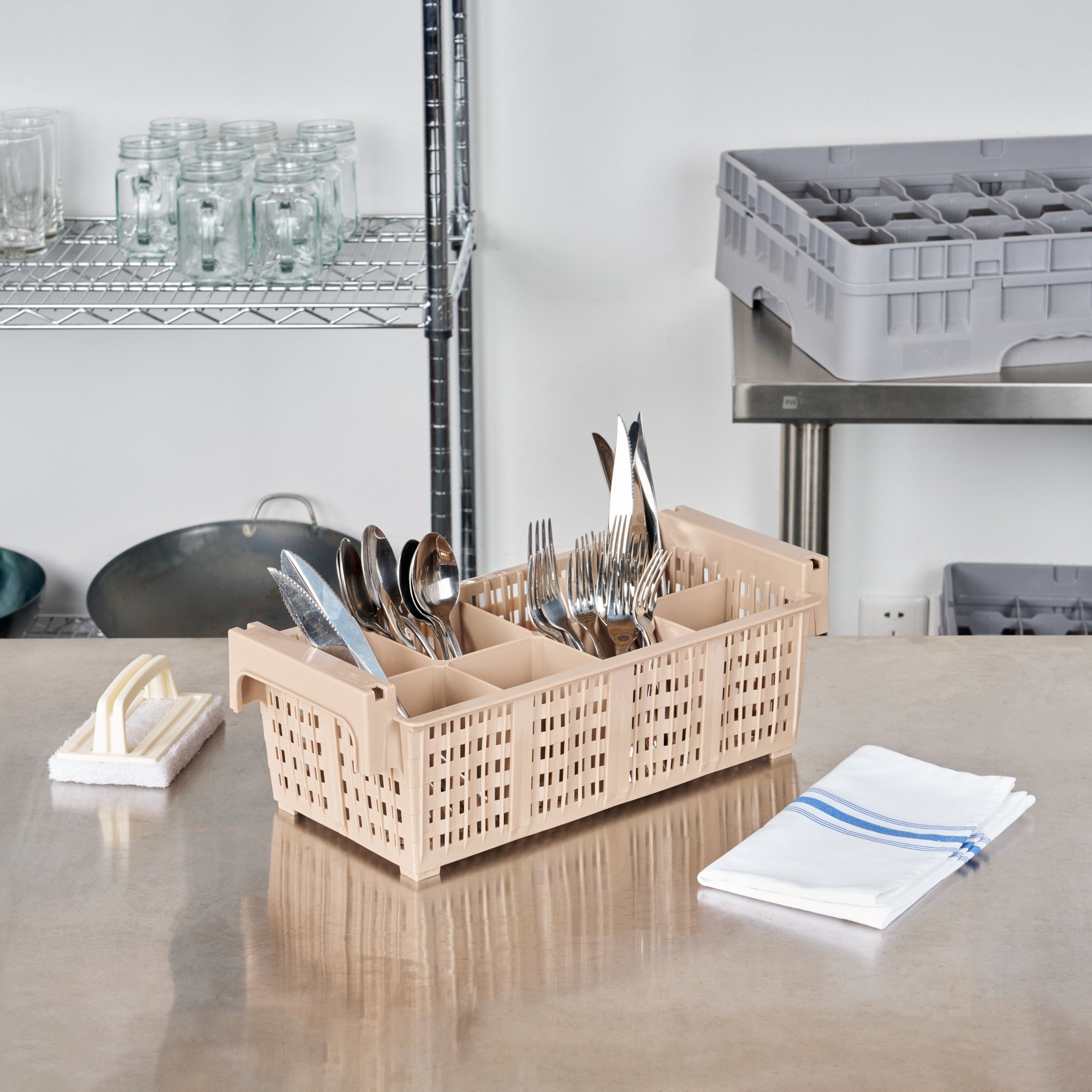 Clean Tek Professional Brown Flatware Rack - 8 Compartments - 16 1/2" x 8 1/4" x 5 3/4" - 1 count box