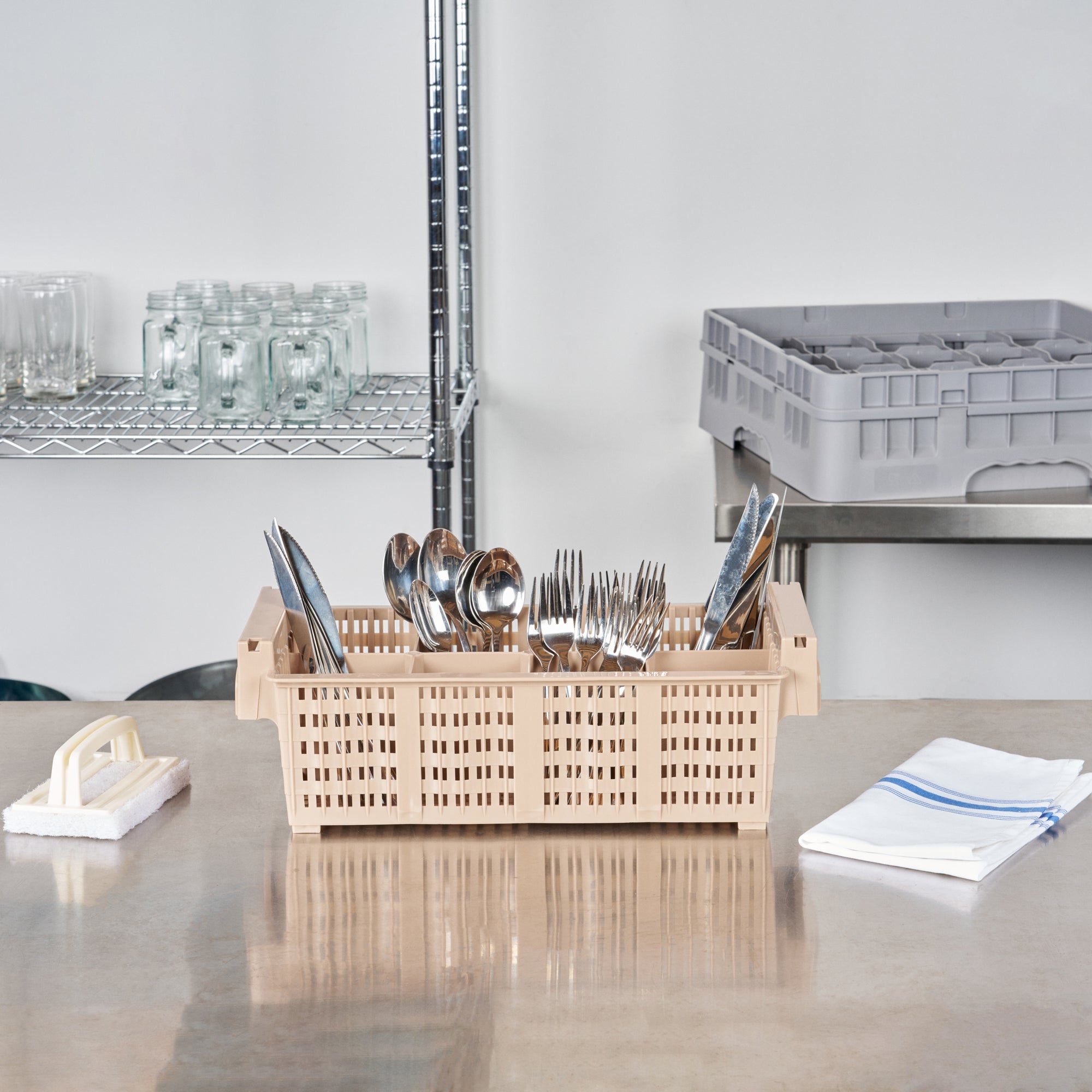 Clean Tek Professional Brown Flatware Rack - 8 Compartments - 16 1/2" x 8 1/4" x 5 3/4" - 1 count box