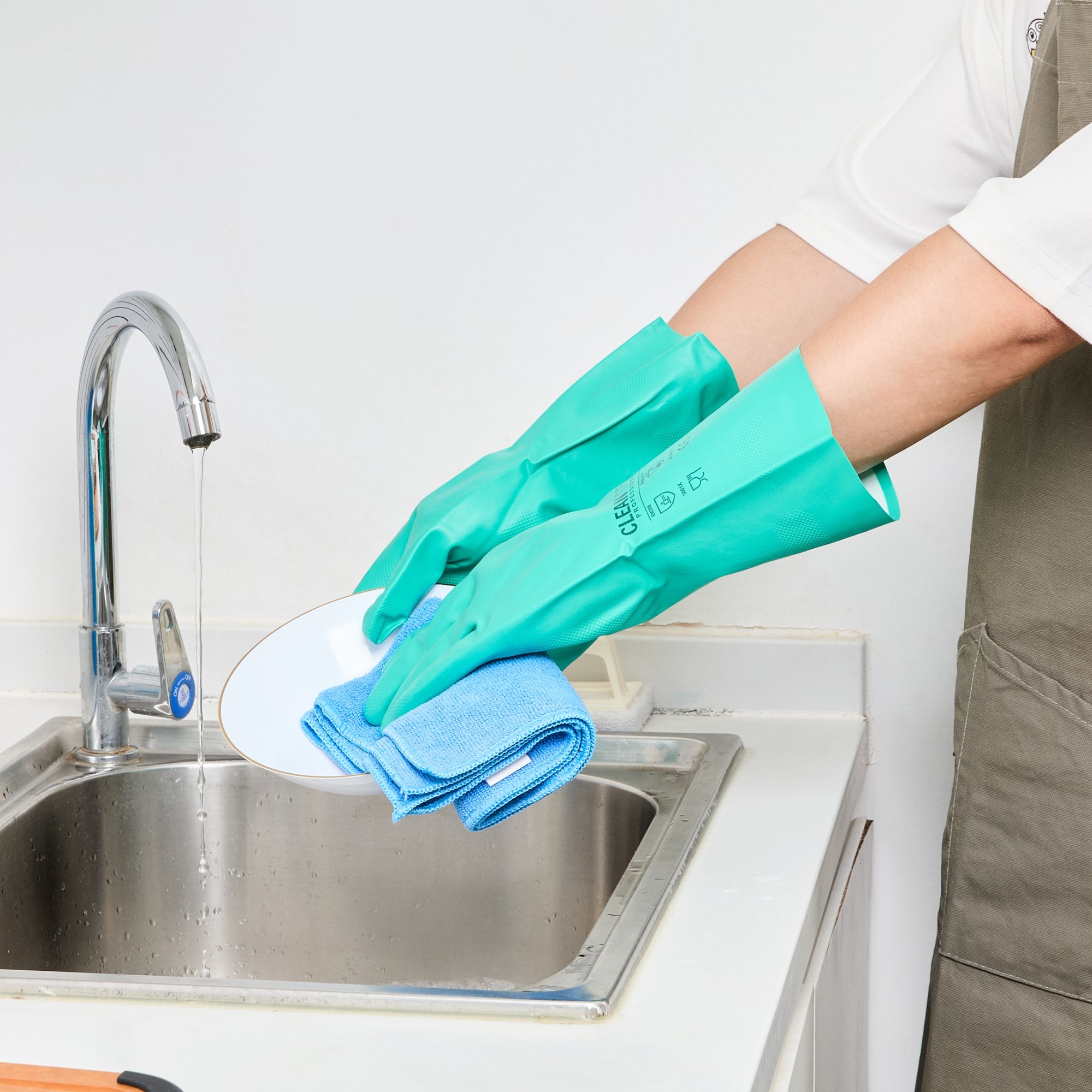 Clean Tek Professional Green Large Nitrile Gloves - 15 mil, Flock Lining, Chemical-Resistant - 13" x 4 1/2" - Pair - 10 count box