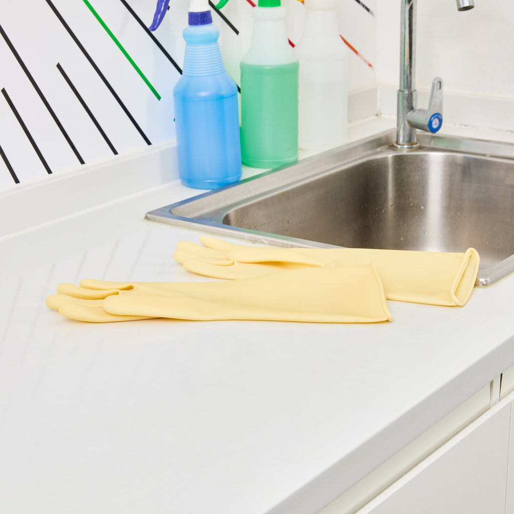Clean Tek Professional Yellow Medium Latex Gloves - 22 mil - 13" x 4 1/4" - Pair - 10 count box