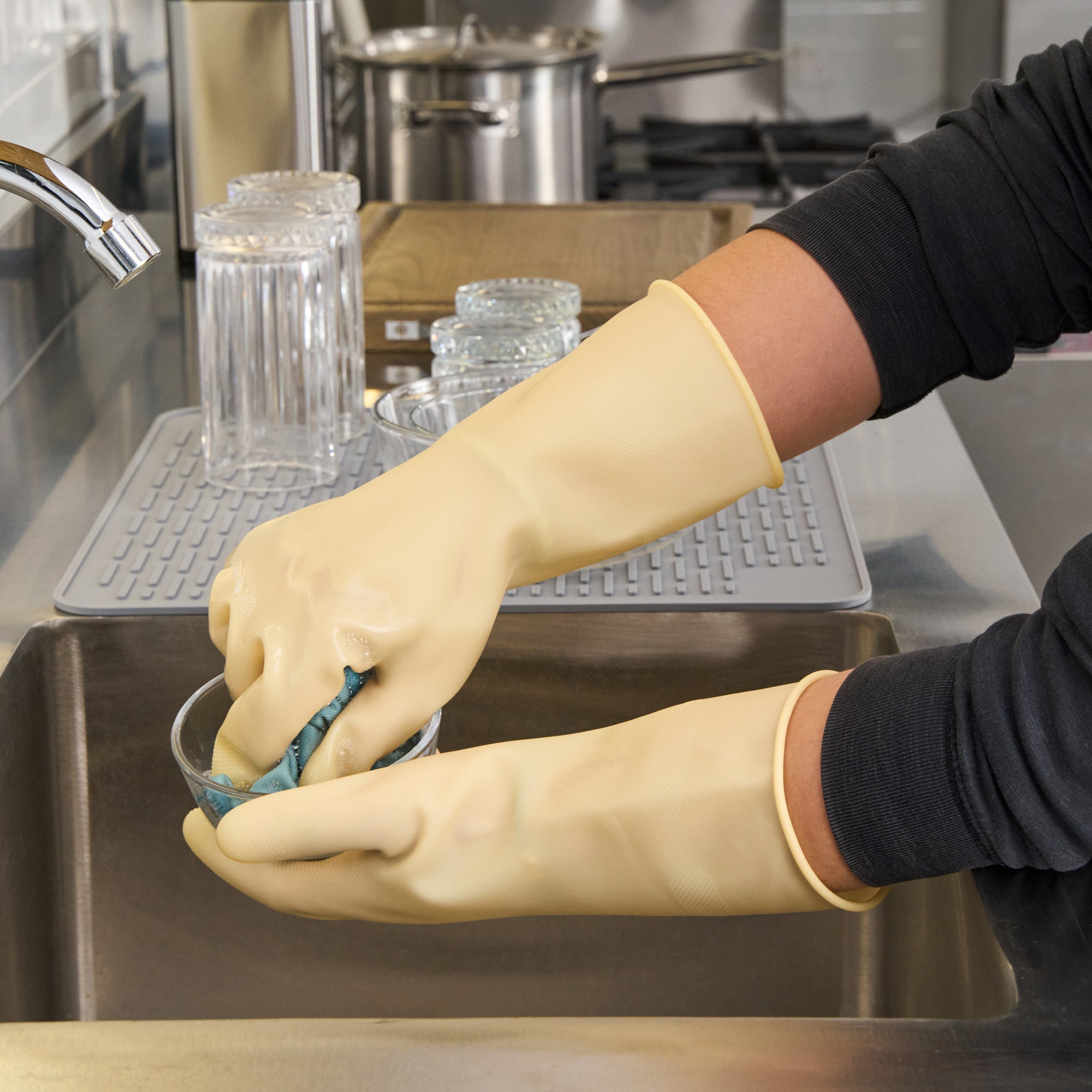 Clean Tek Professional Yellow Extra Large Latex Gloves - 22 mil - 13" x 5 1/4" - Pair - 1 count box