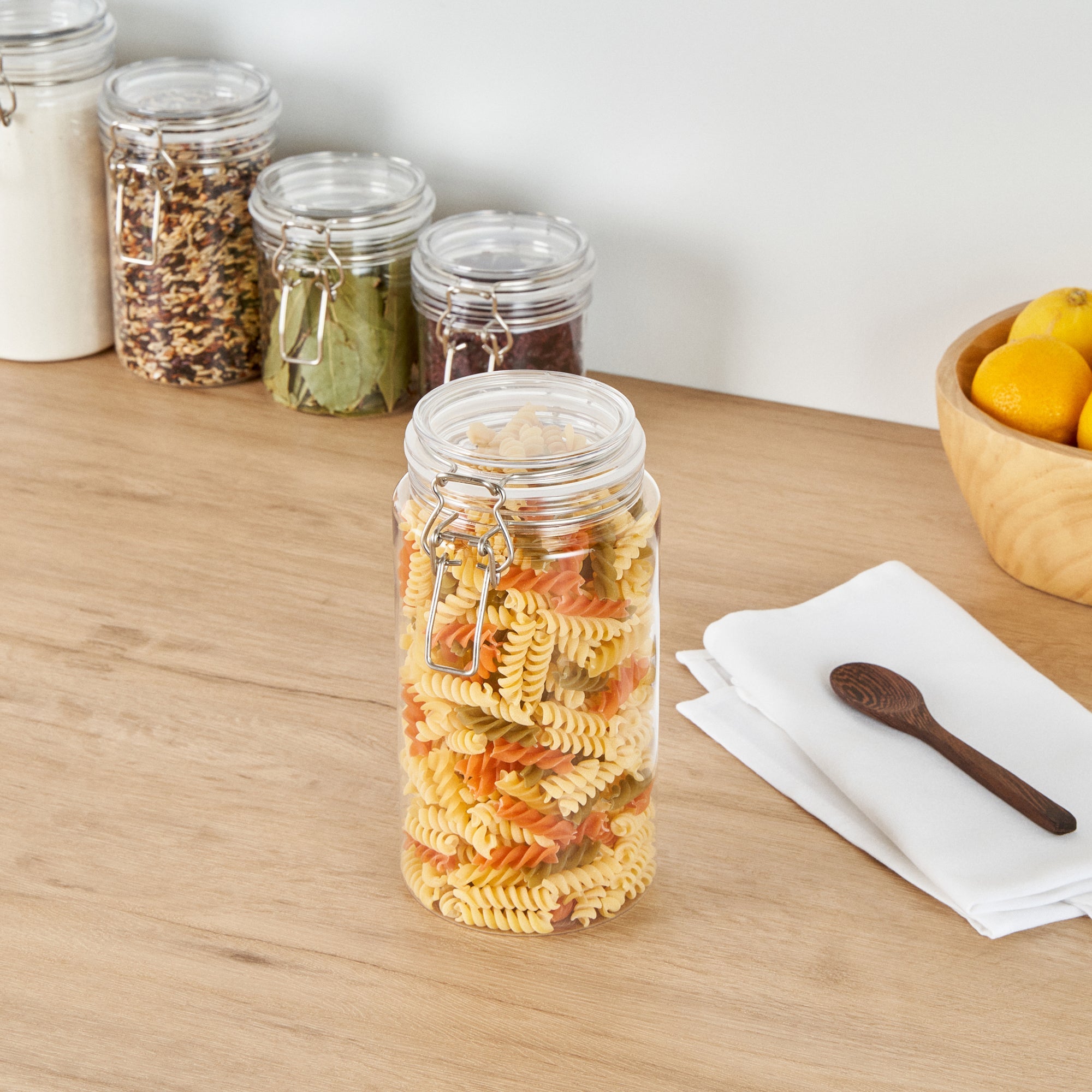 Met Lux 51 oz Round Clear Plastic Storage Jar - with Hinged Lid - 4 1/4" x 4 1/4" x 8 1/4" - 20 count box