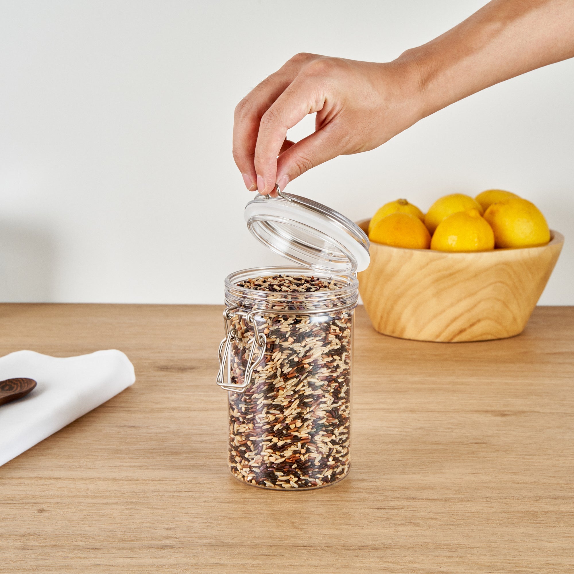 Met Lux 24 oz Round Clear Plastic Storage Jar - with Hinged Lid - 3 1/2" x 3 1/2" x 6" - 20 count box