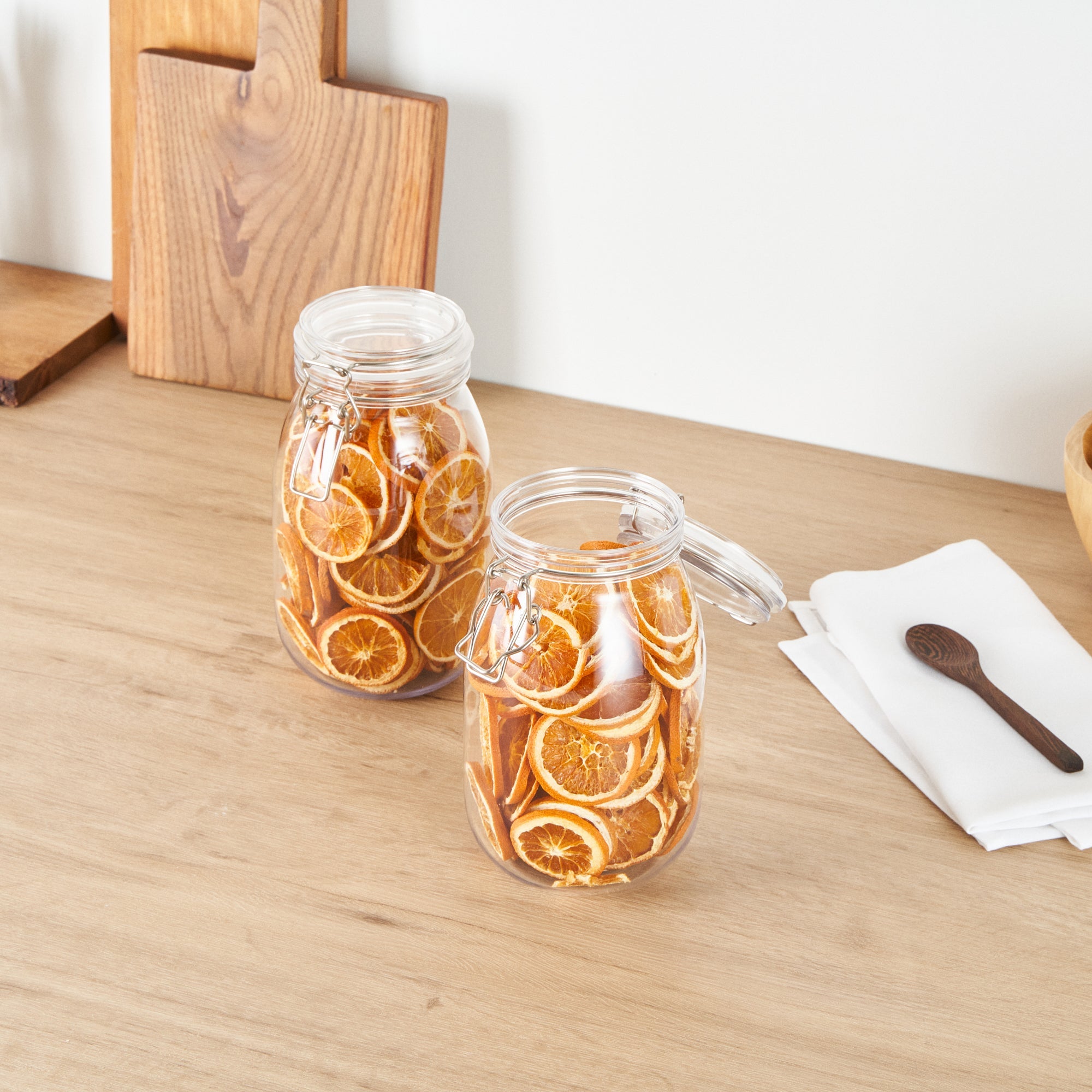 Met Lux 56 oz Round Clear Plastic Storage Jar - with Hinged Lid - 4 3/4" x 4 3/4" x 8 1/4" - 20 count box