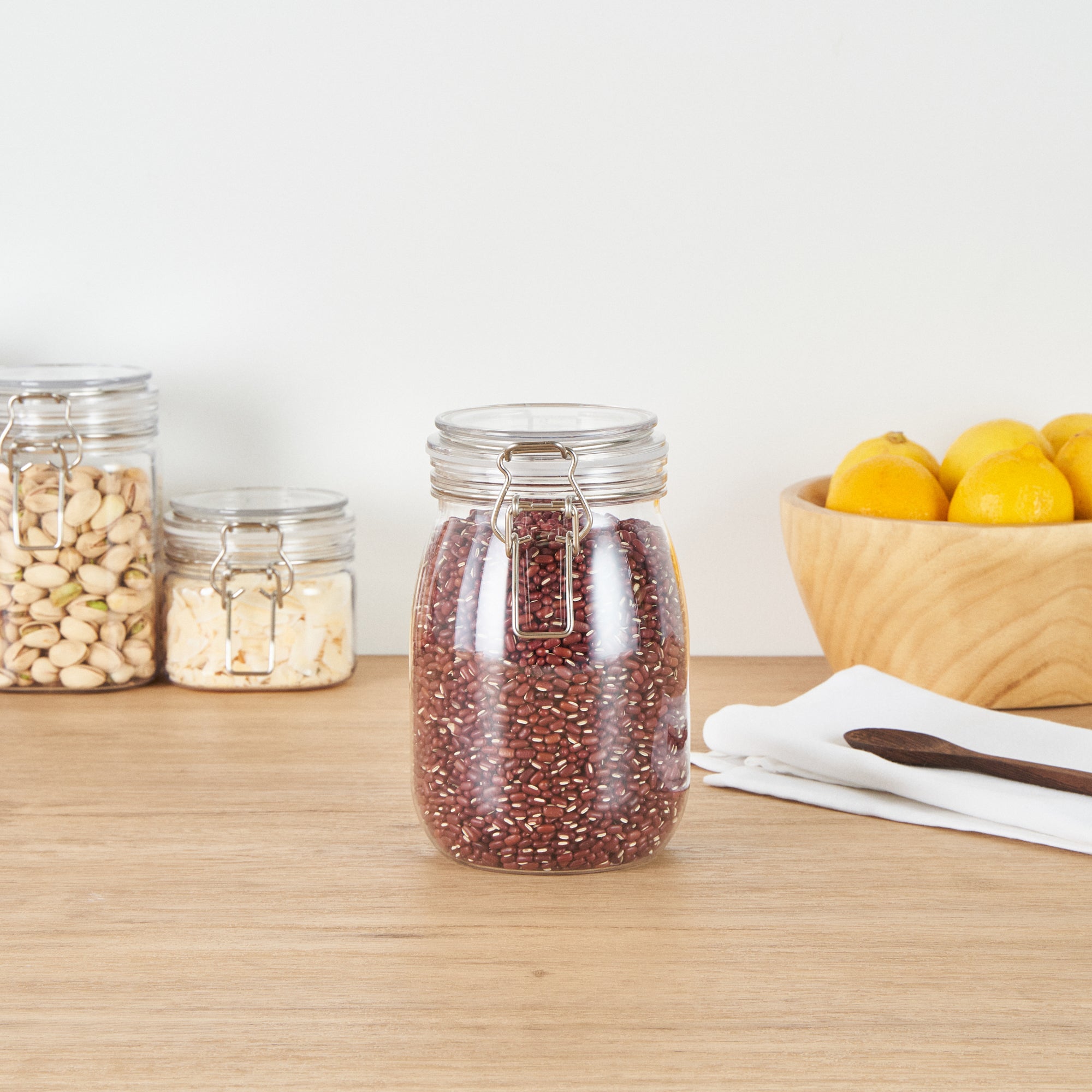 Met Lux 39 oz Round Clear Plastic Storage Jar - with Hinged Lid - 4 1/4" x 4 1/4" x 7" - 2 count box