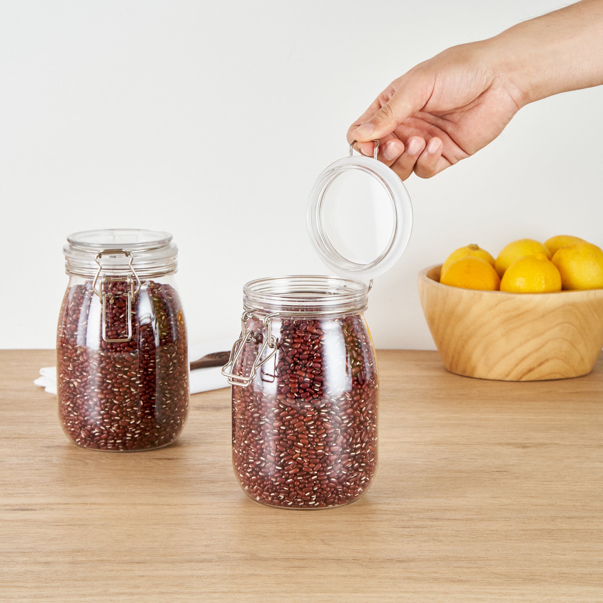 Met Lux 39 oz Round Clear Plastic Storage Jar - with Hinged Lid - 4 1/4" x 4 1/4" x 7" - 20 count box