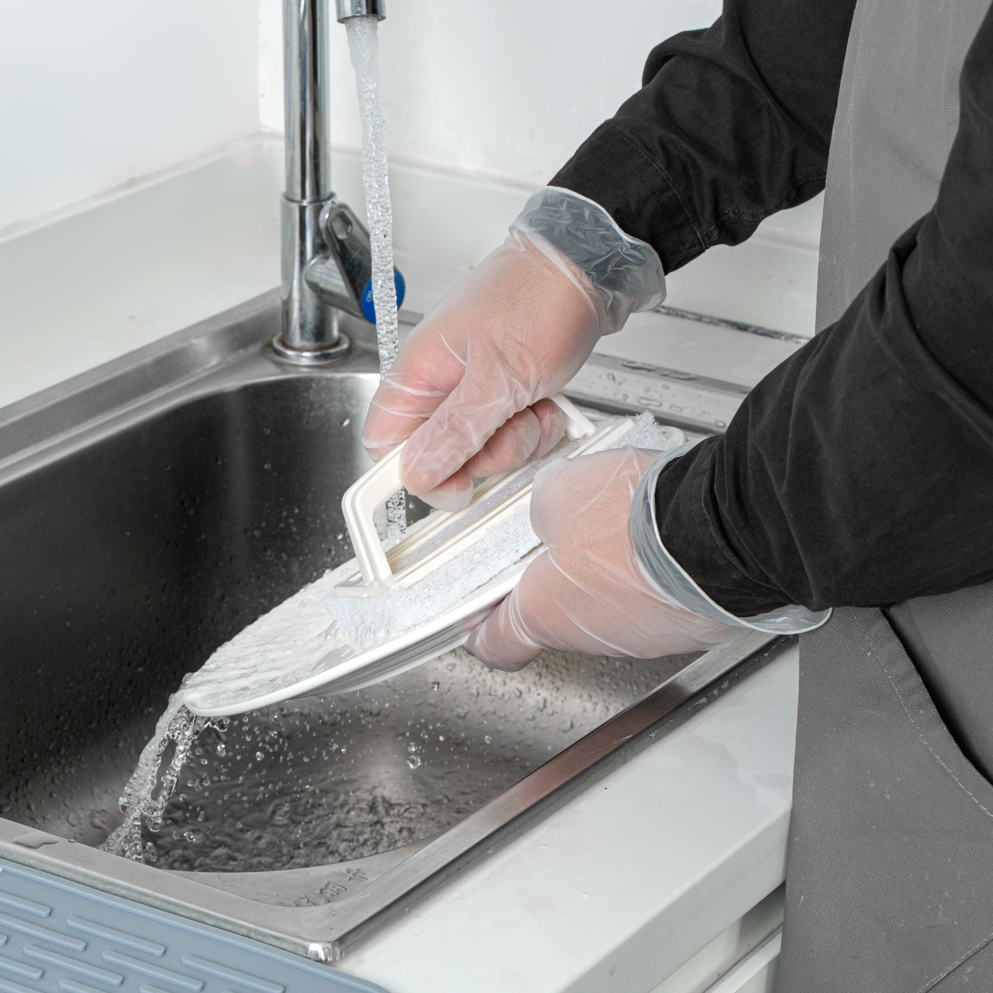 Serve Secure Clear Small Vinyl Gloves - Powder-Free, Latex-Free - 9" x 3 1/4" - 100 count box