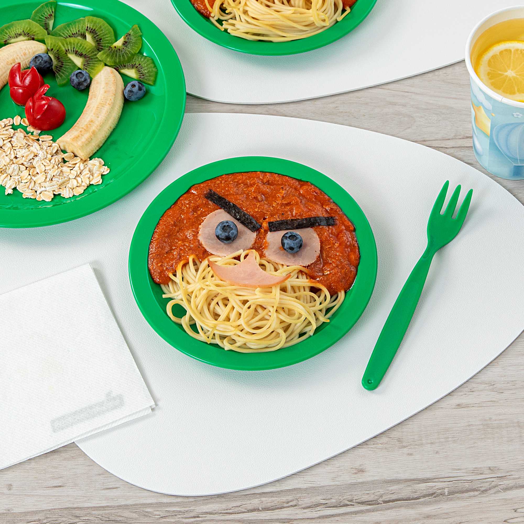 RW Kids Round Green Plastic Plate - 6 3/4" x 6 3/4" - 10 count box