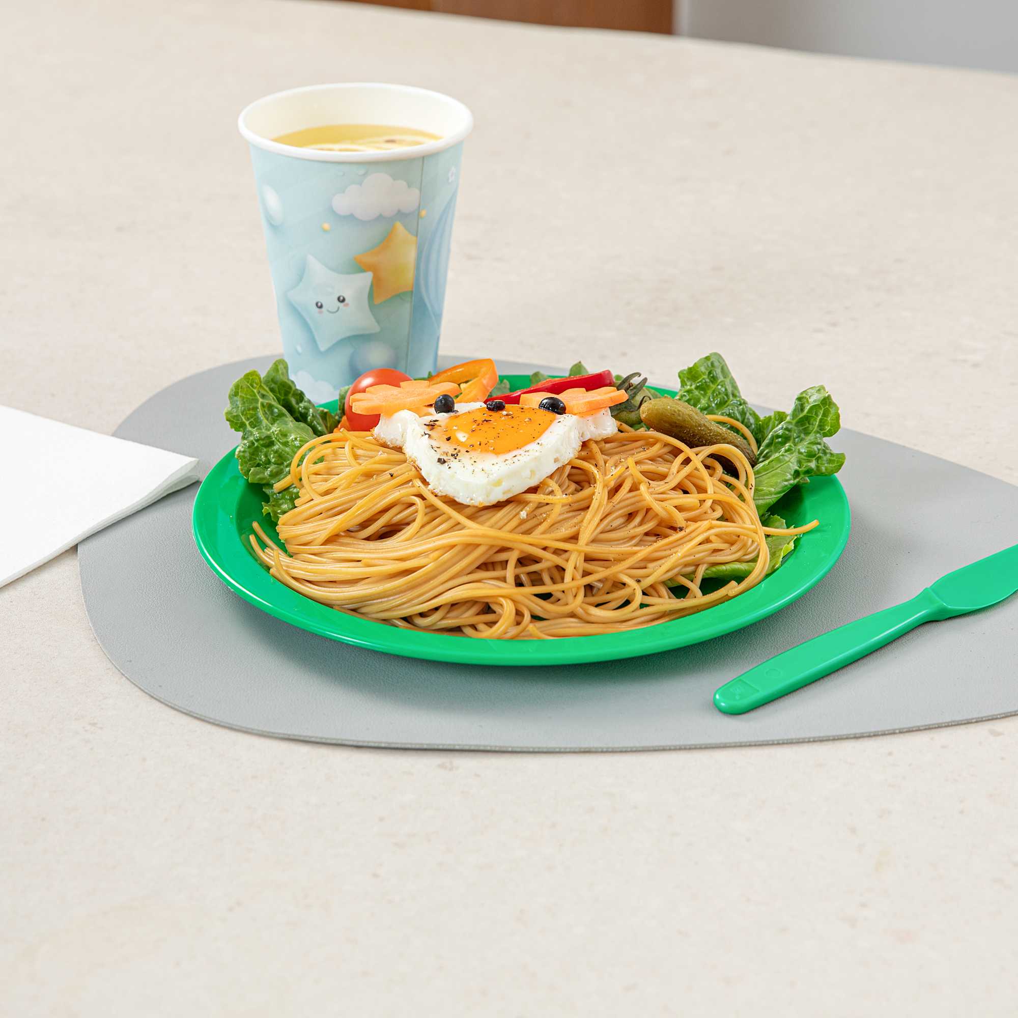 RW Kids Round Green Plastic Plate - 9" x 9" - 10 count box