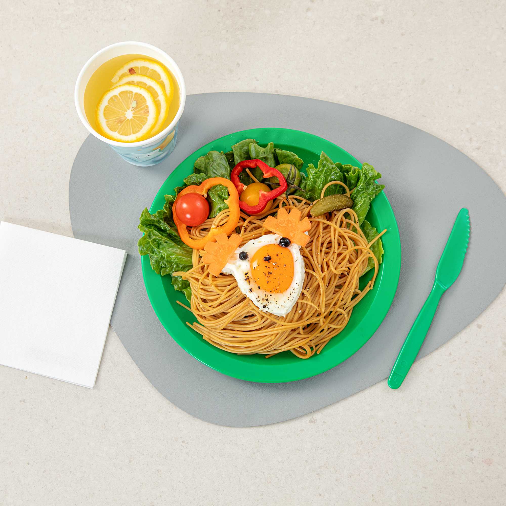 RW Kids Round Green Plastic Plate - 9" x 9" - 10 count box