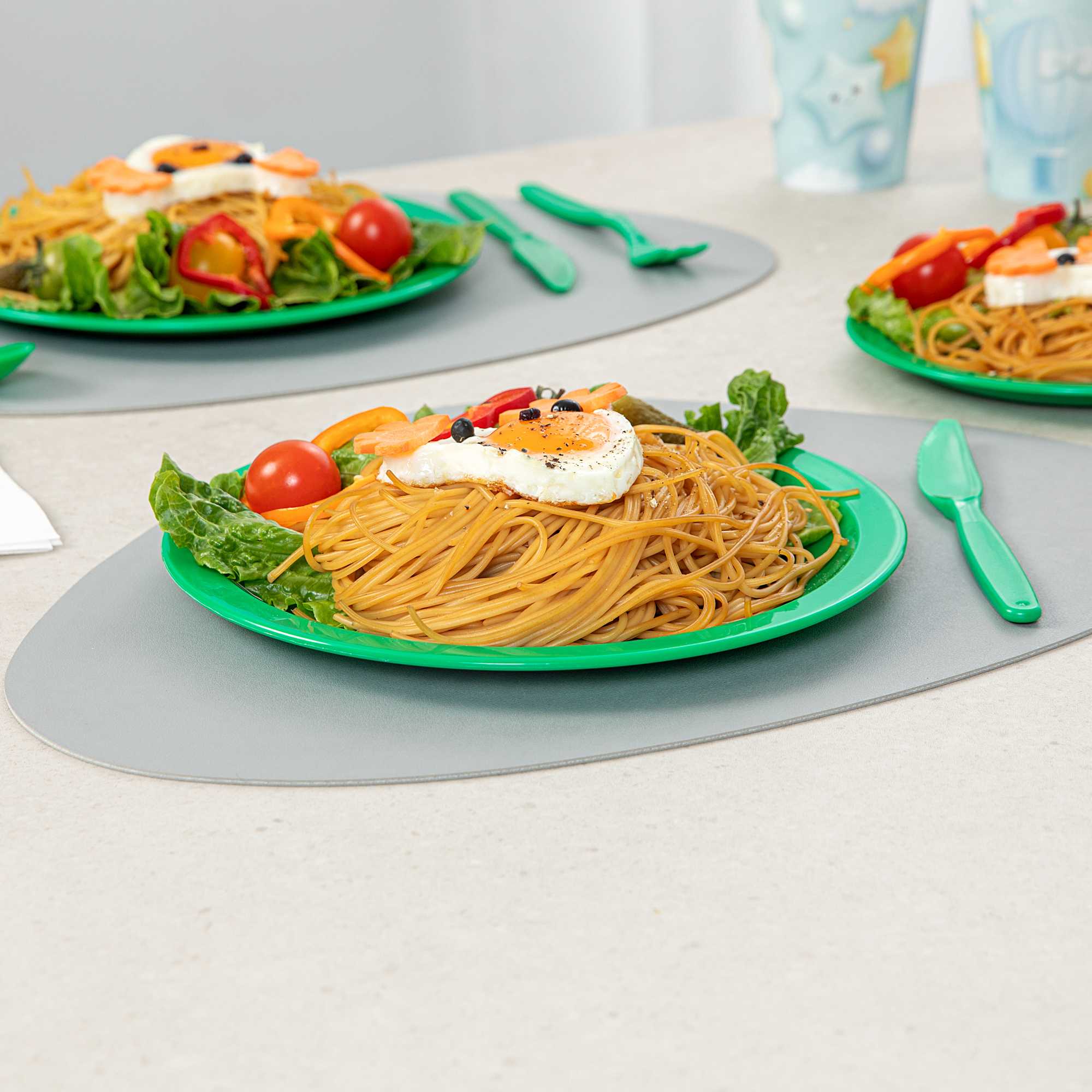 RW Kids Round Green Plastic Plate - 9" x 9" - 10 count box