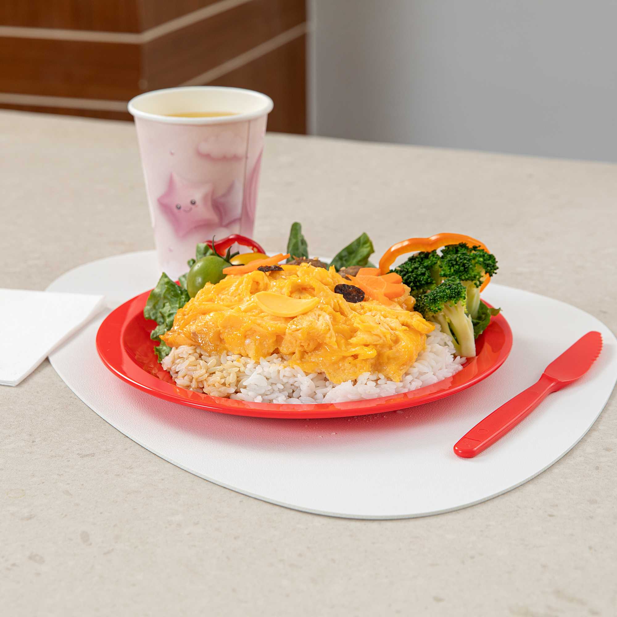 RW Kids Round Red Plastic Plate - 9" x 9" - 10 count box
