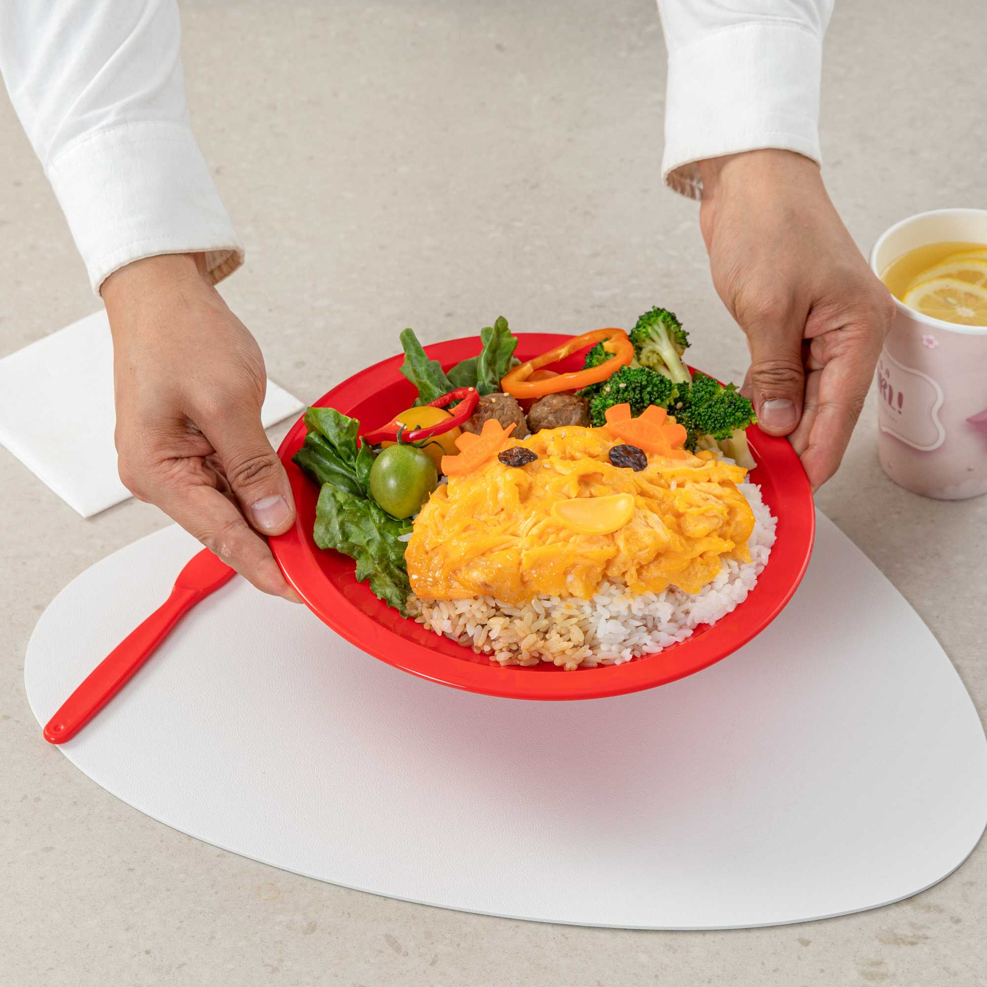 RW Kids Round Red Plastic Plate - 9" x 9" - 10 count box