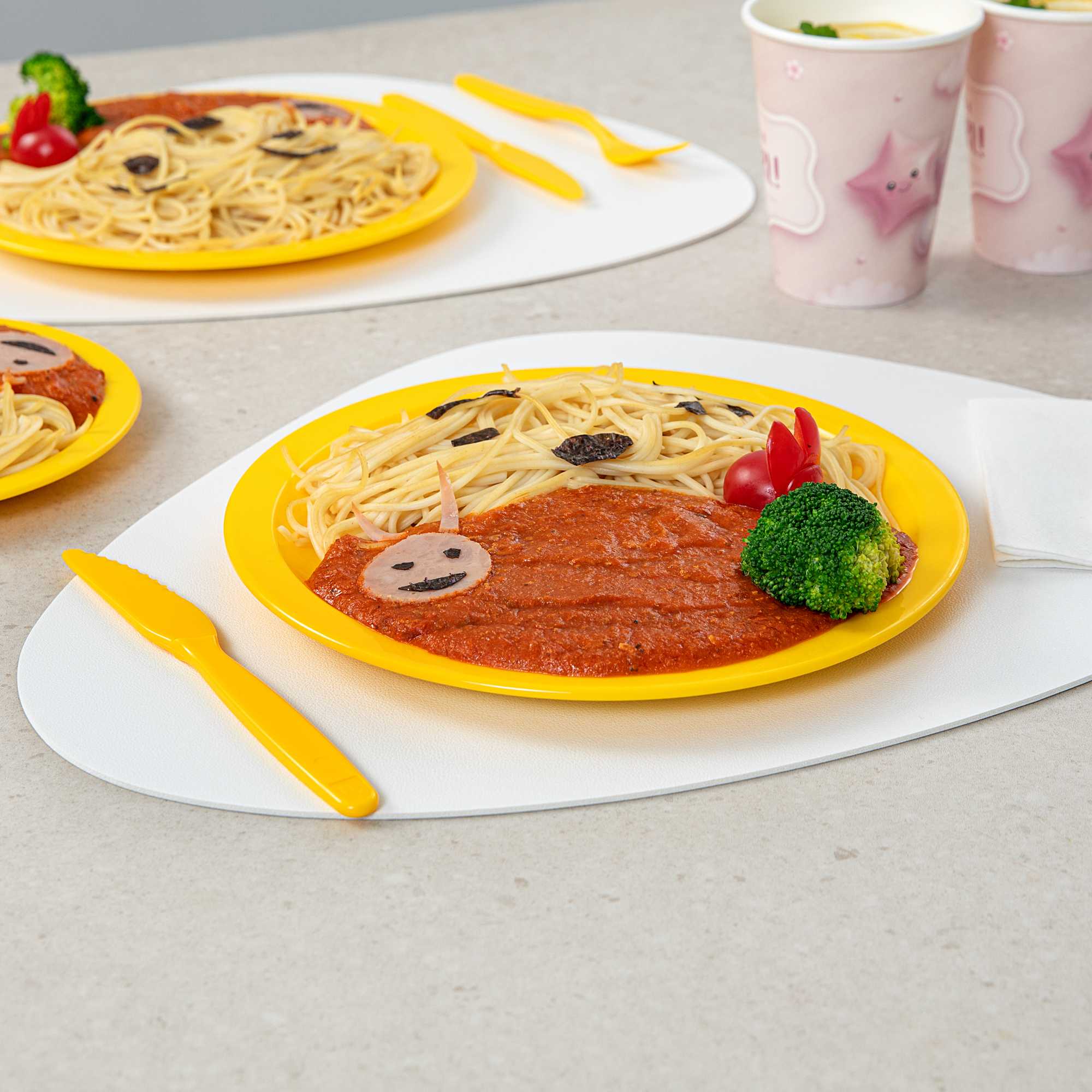 RW Kids Round Yellow Plastic Plate - 9" x 9" - 10 count box