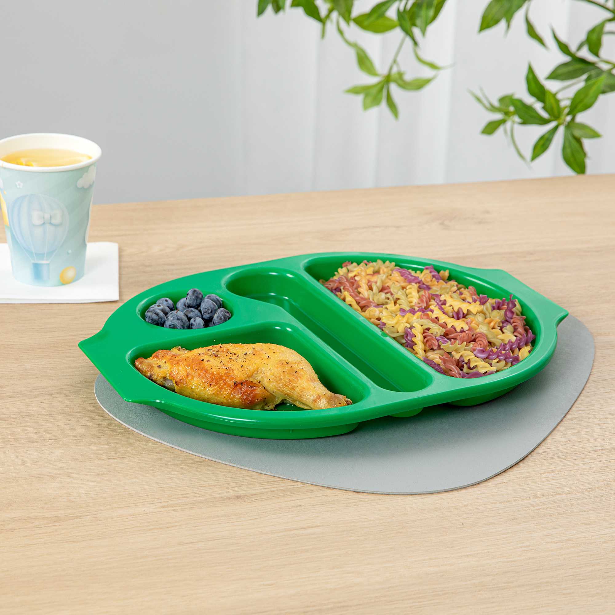 RW Kids Green Plastic Lunch Tray - 4 Compartments - 14 3/4" x 11" x 1" - 10 count box