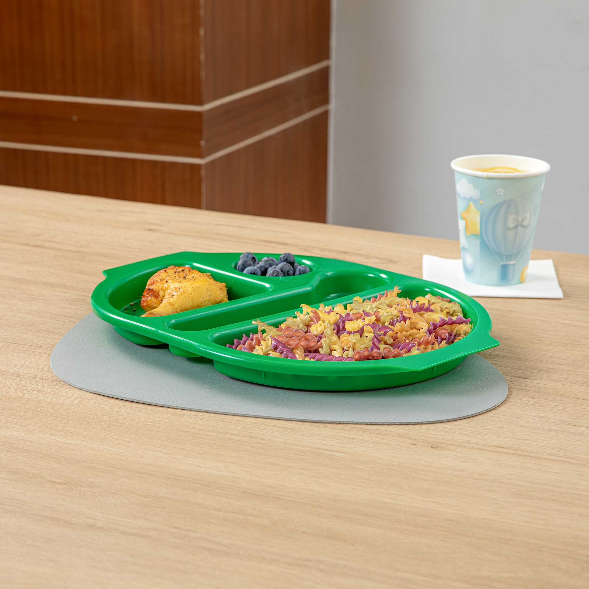 RW Kids Green Plastic Lunch Tray - 4 Compartments - 14 3/4" x 11" x 1" - 10 count box