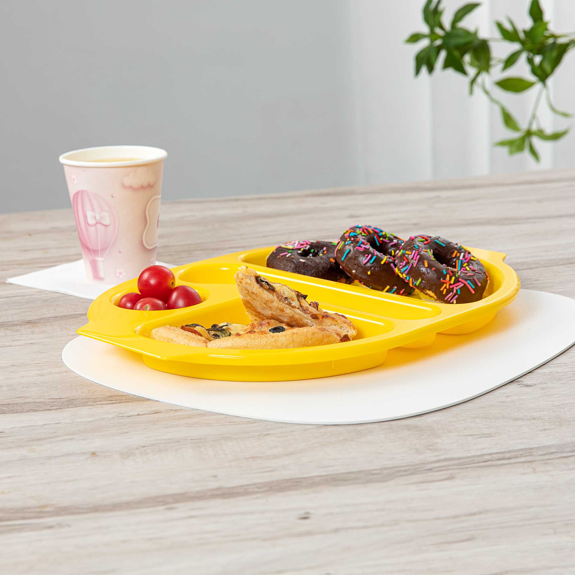 RW Kids Yellow Plastic Lunch Tray - 4 Compartments - 14 3/4" x 11" x 1" - 10 count box