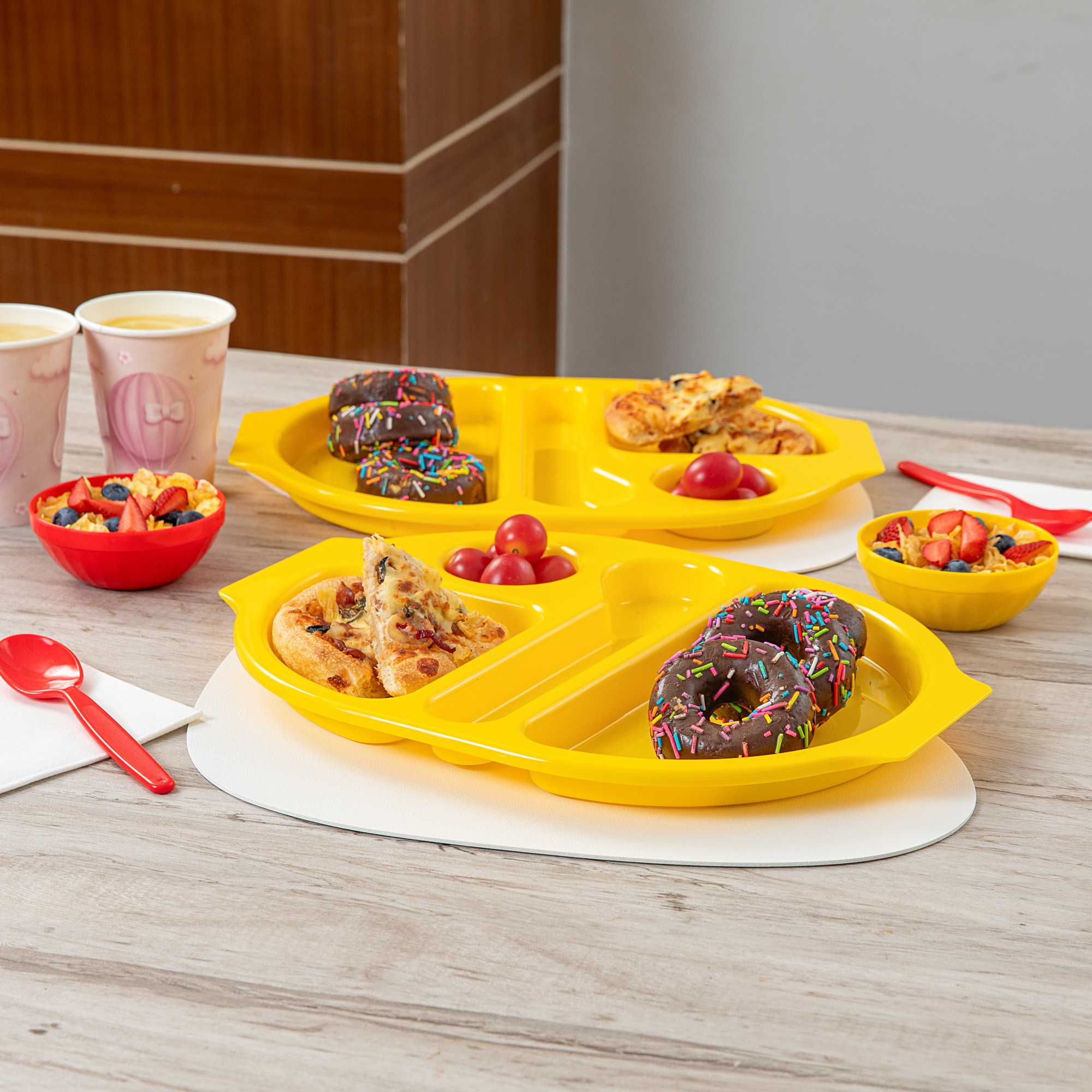 RW Kids Yellow Plastic Lunch Tray - 4 Compartments - 14 3/4" x 11" x 1" - 10 count box
