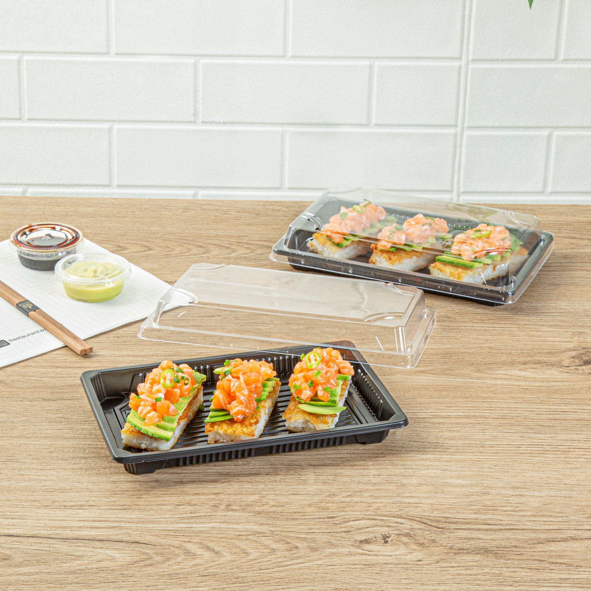 Roku Rectangle Black Plastic Take Out Sushi Tray - with Clear Lid - 8 1/4" x 5 1/4" x 1 1/2" - 100 count box