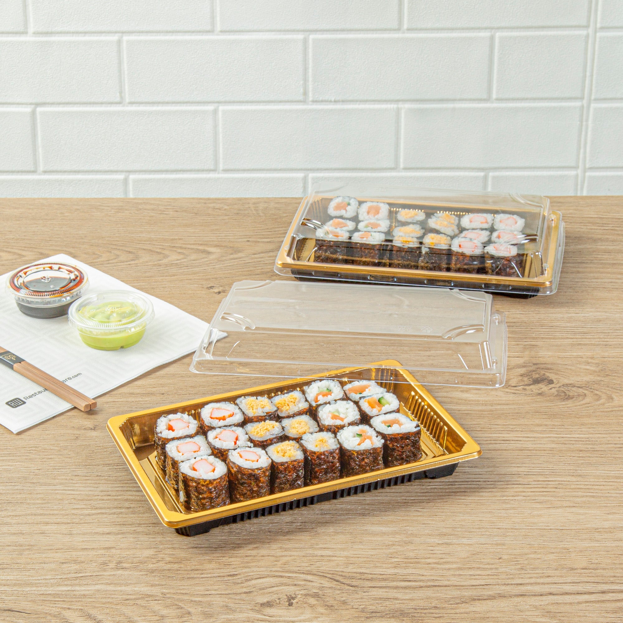 Roku Rectangle Gold Plastic Take Out Sushi Tray - with Clear Lid - 8 1/4" x 5 1/4" x 1 1/2" - 100 count box