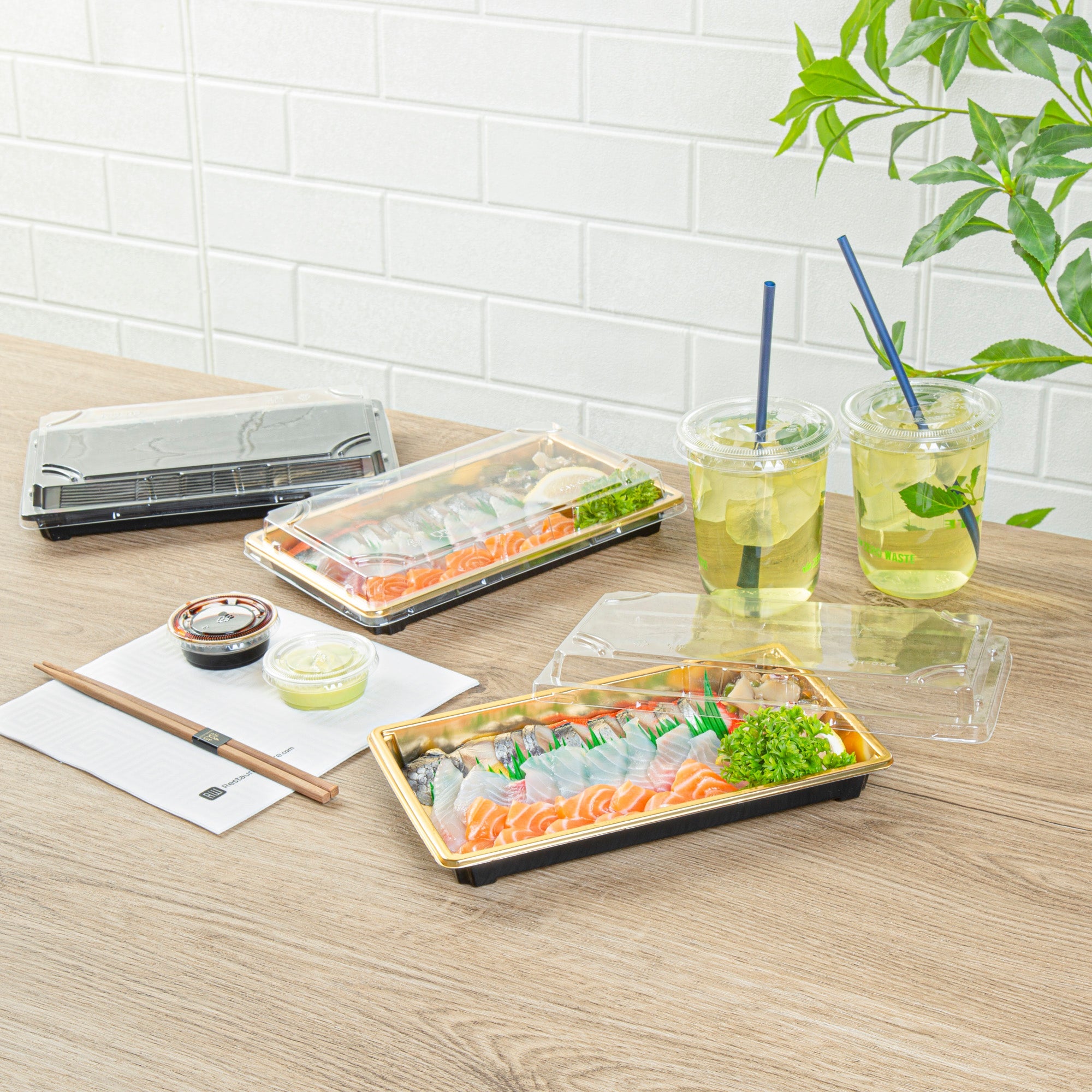 Roku Rectangle Gold Plastic Take Out Sushi Tray - with Clear Lid - 9 1/4" x 6" x 1 3/4" - 100 count box