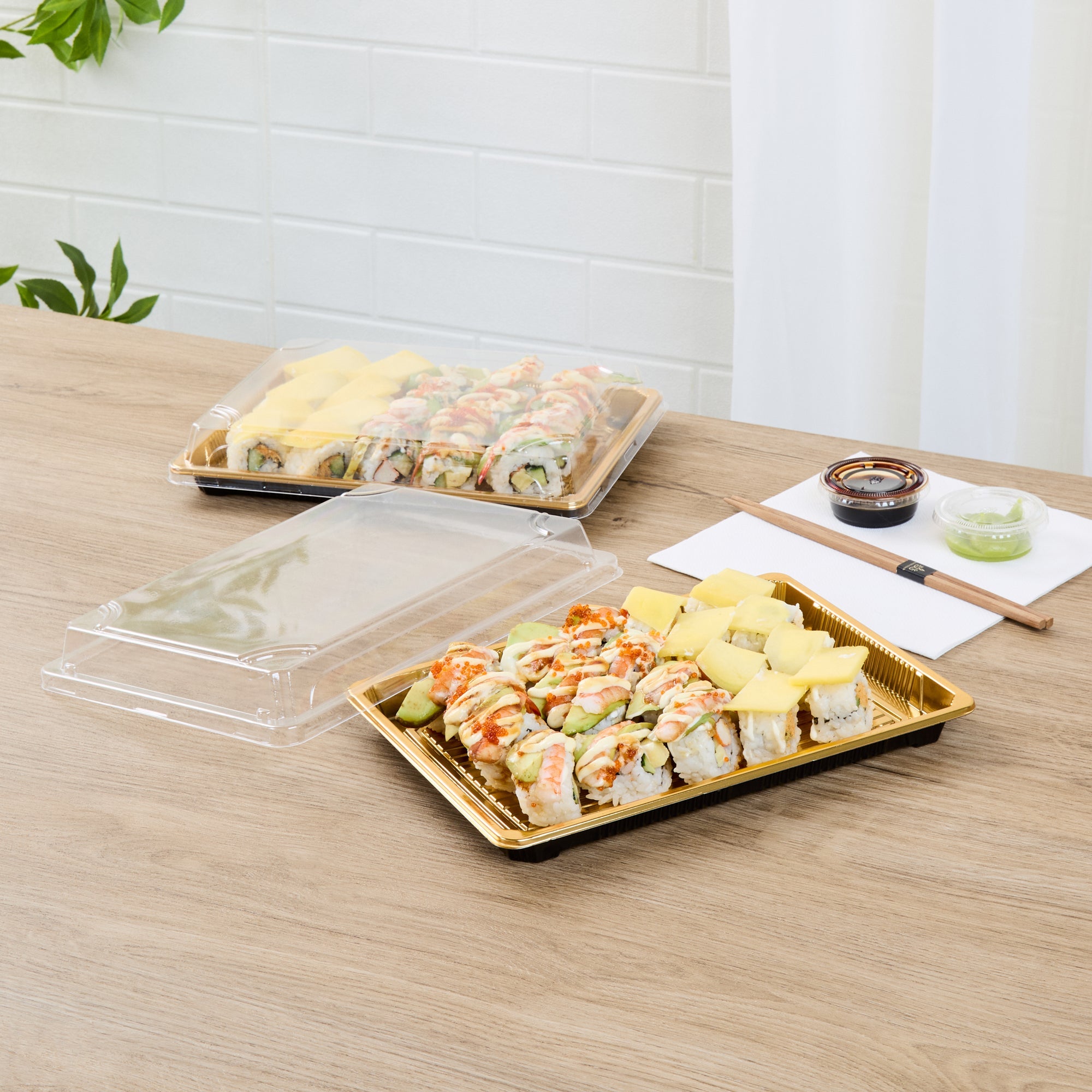 Roku Rectangle Gold Plastic Take Out Sushi Tray - with Clear Lid - 10" x 7 1/4" x 1 3/4" - 100 count box