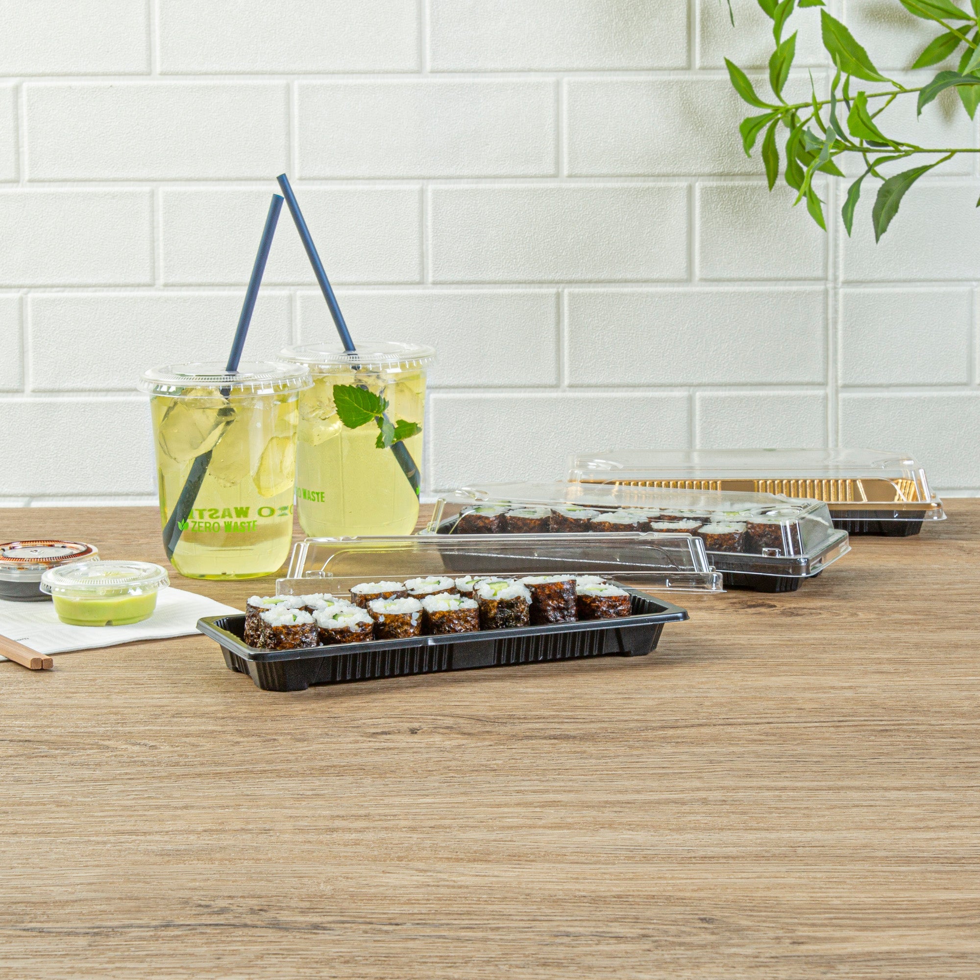 Roku Rectangle Black Plastic Take Out Sushi Tray - with Clear Lid - 8 1/2" x 3 1/4" x 1 3/4" - 100 count box
