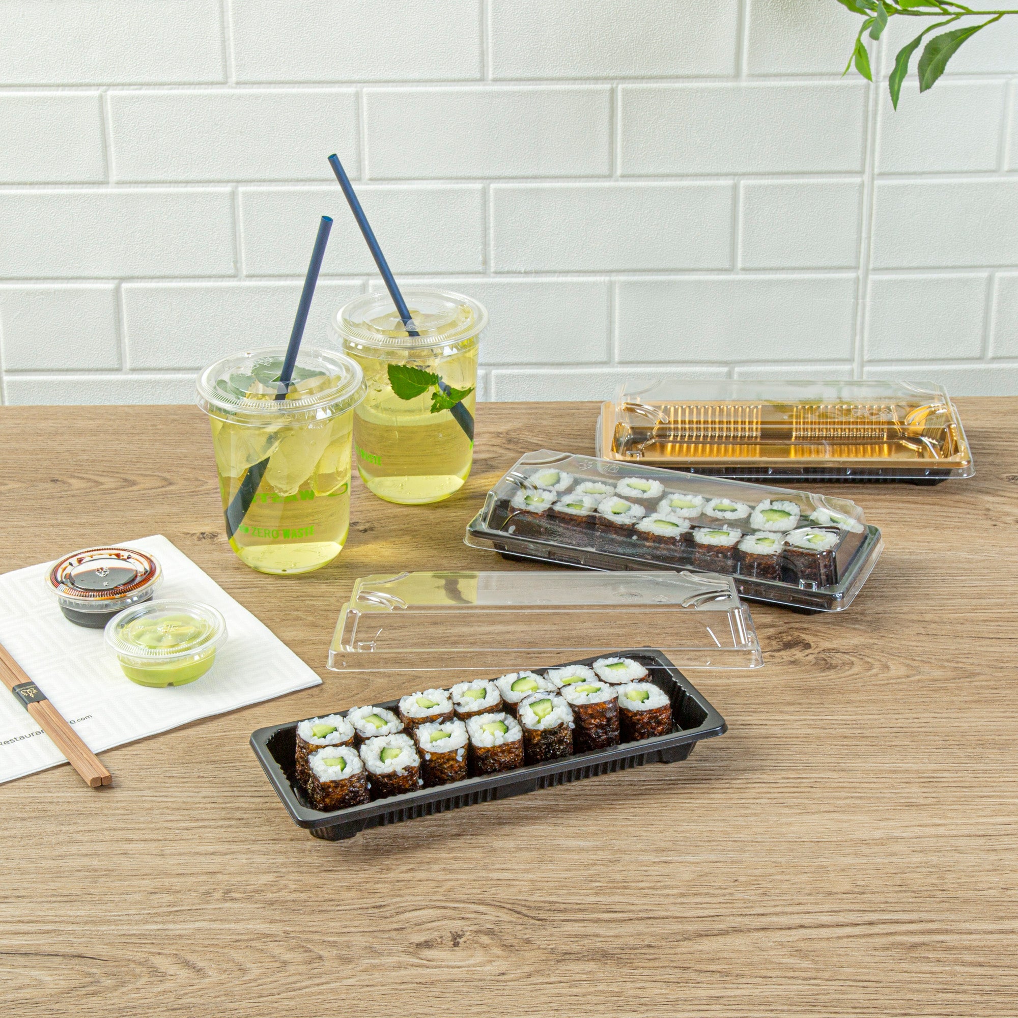 Roku Rectangle Black Plastic Take Out Sushi Tray - with Clear Lid - 8 1/2" x 3 1/4" x 1 3/4" - 100 count box